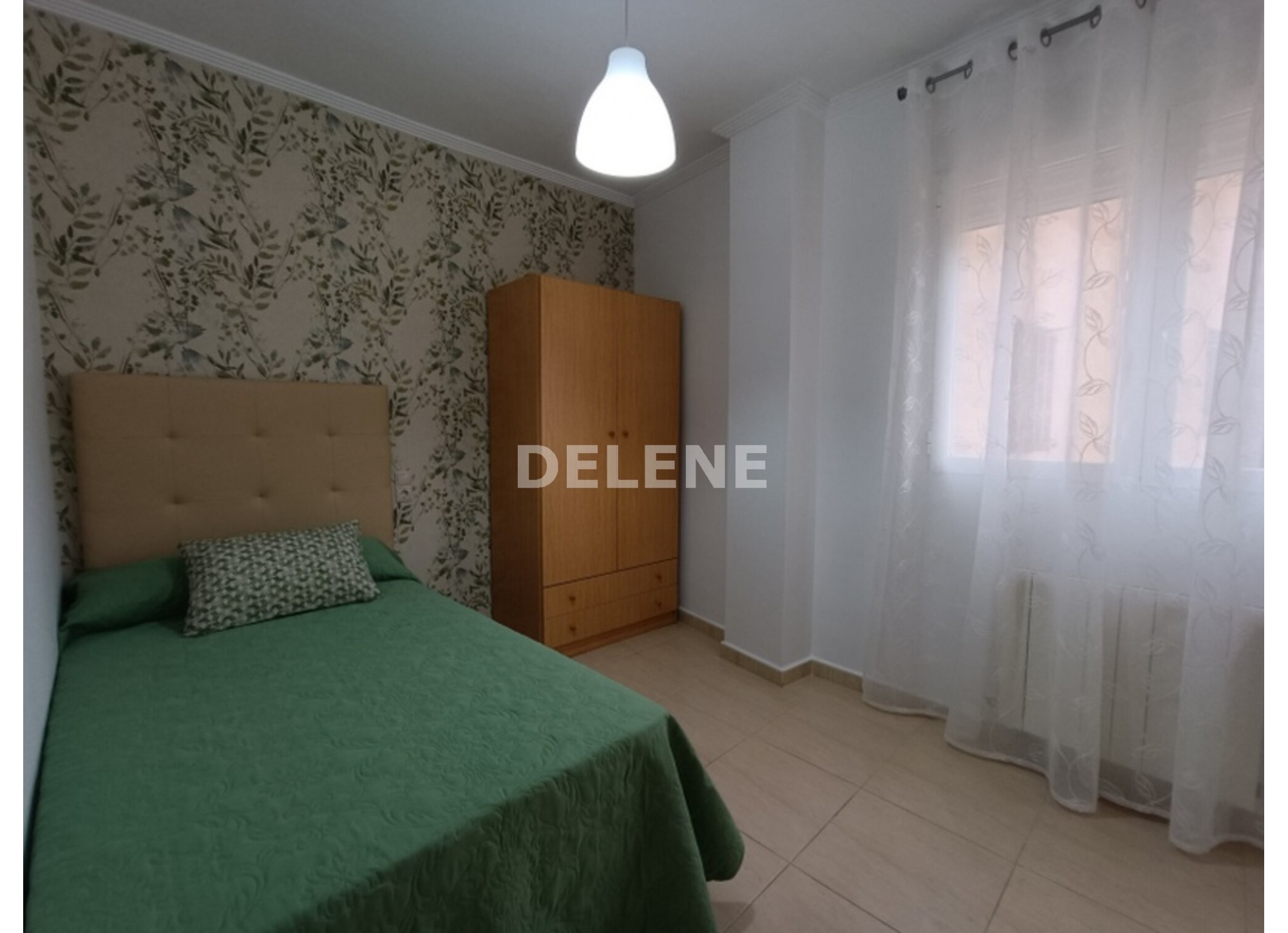 2920 PISO CON GARAJE Y TRASTERO, ZONA MESONES