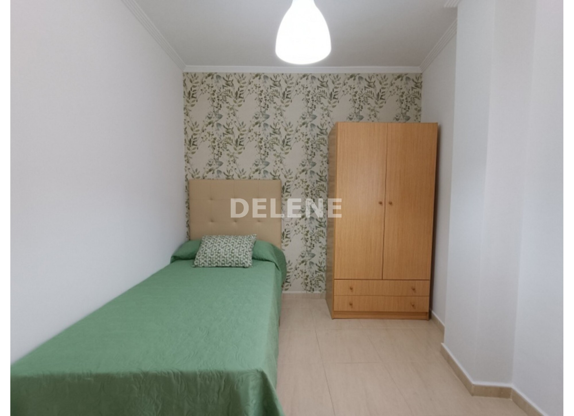 2920 PISO CON GARAJE Y TRASTERO, ZONA MESONES