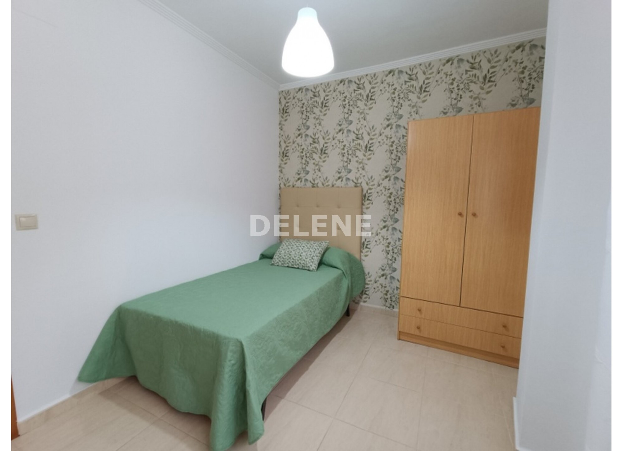 2920 PISO CON GARAJE Y TRASTERO, ZONA MESONES