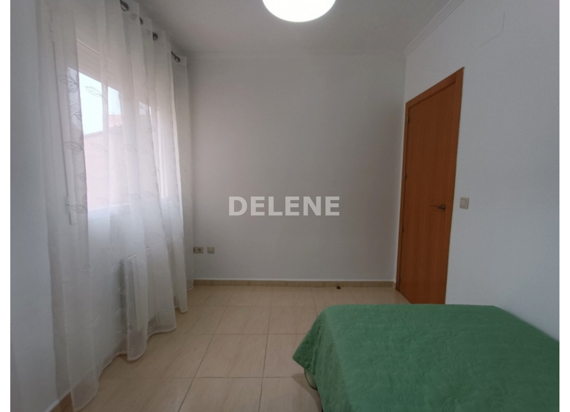 2920 PISO CON GARAJE Y TRASTERO, ZONA MESONES