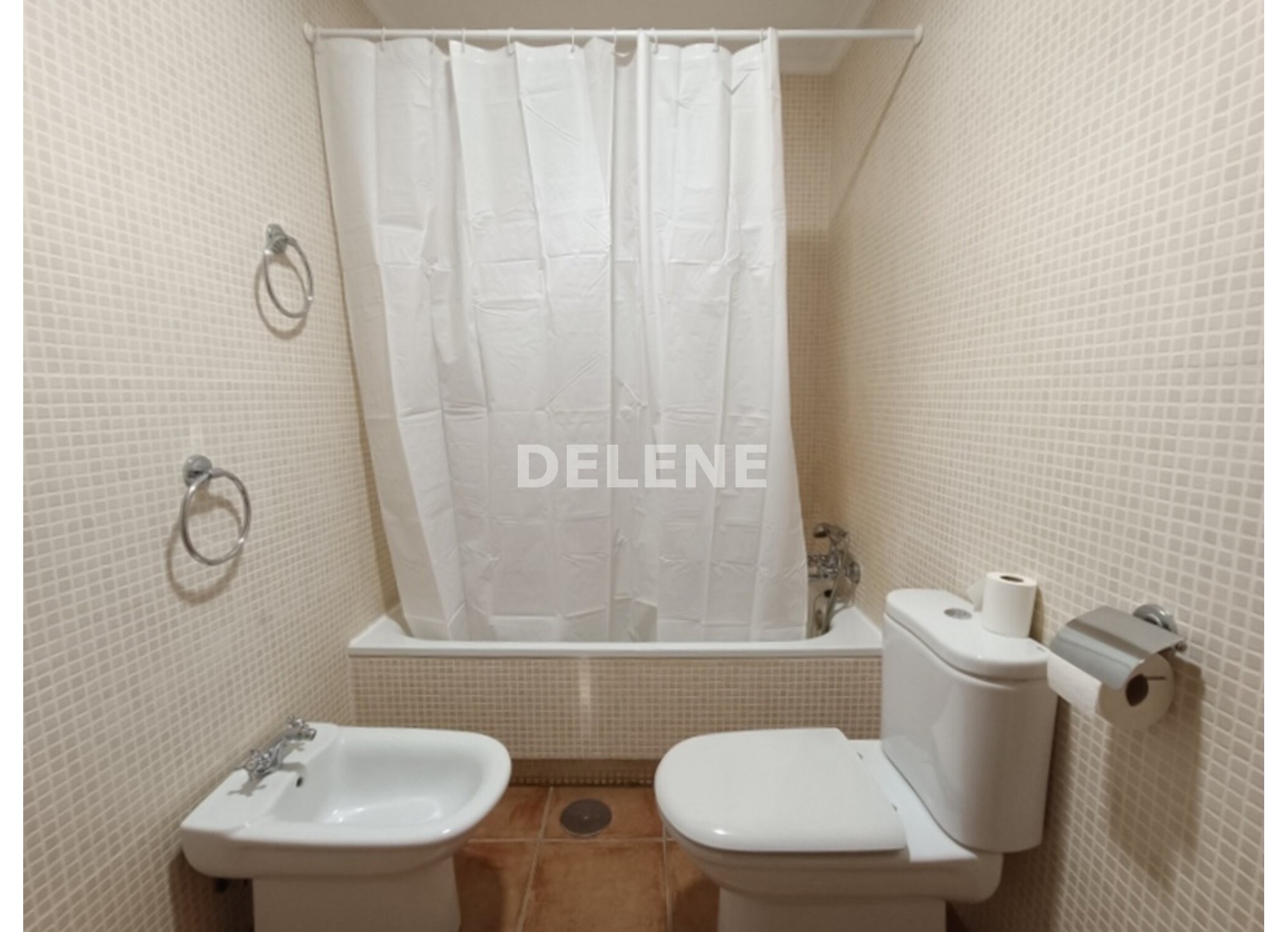 2920 PISO CON GARAJE Y TRASTERO, ZONA MESONES