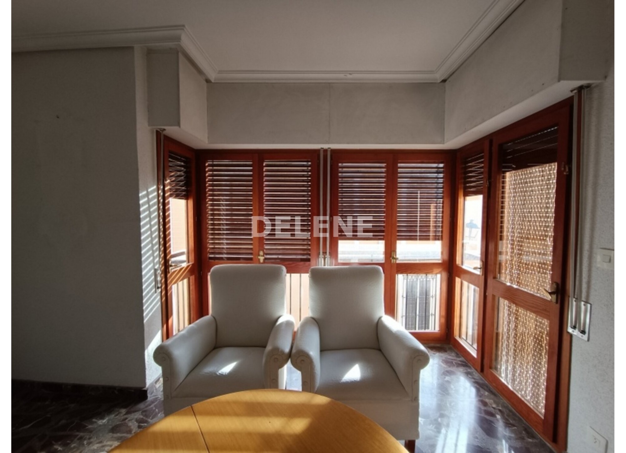 2921 PISO CON BALCÓN, ZONA PLAZA SANTA ANA
