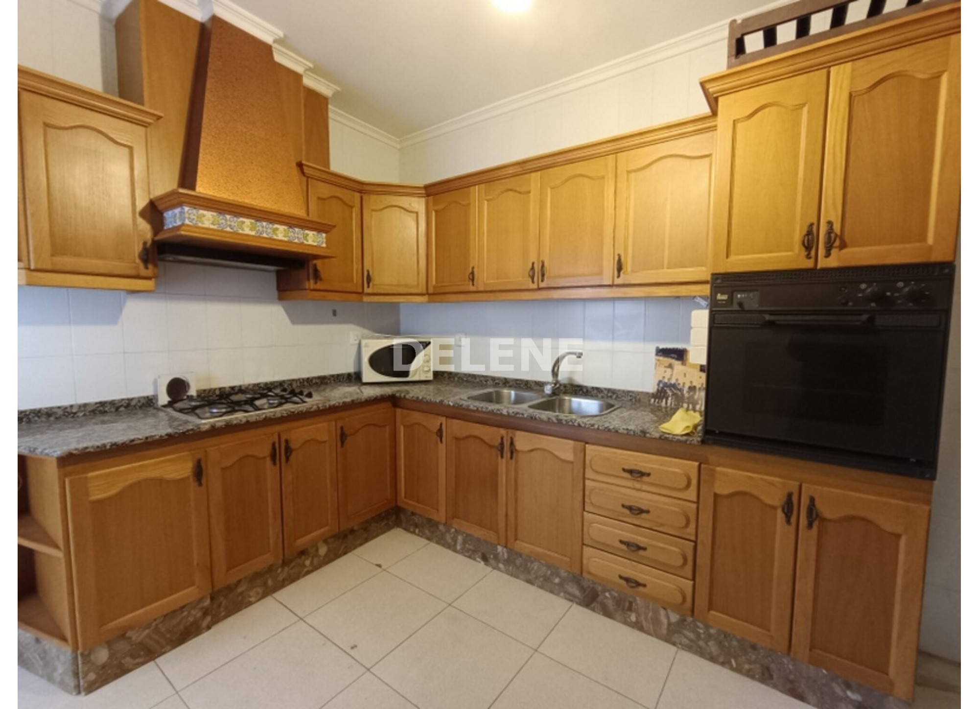 2921 PISO CON BALCÓN, ZONA PLAZA SANTA ANA