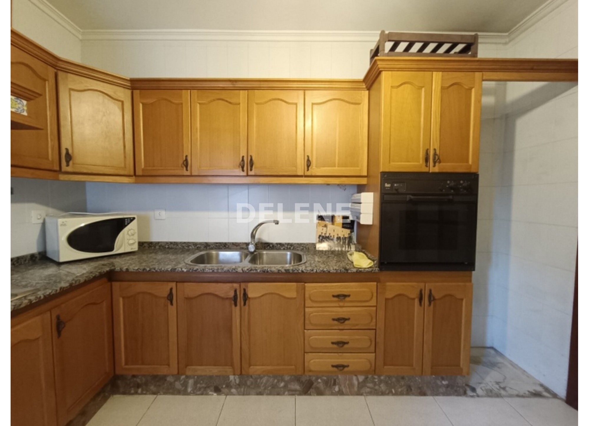 2921 PISO CON BALCÓN, ZONA PLAZA SANTA ANA