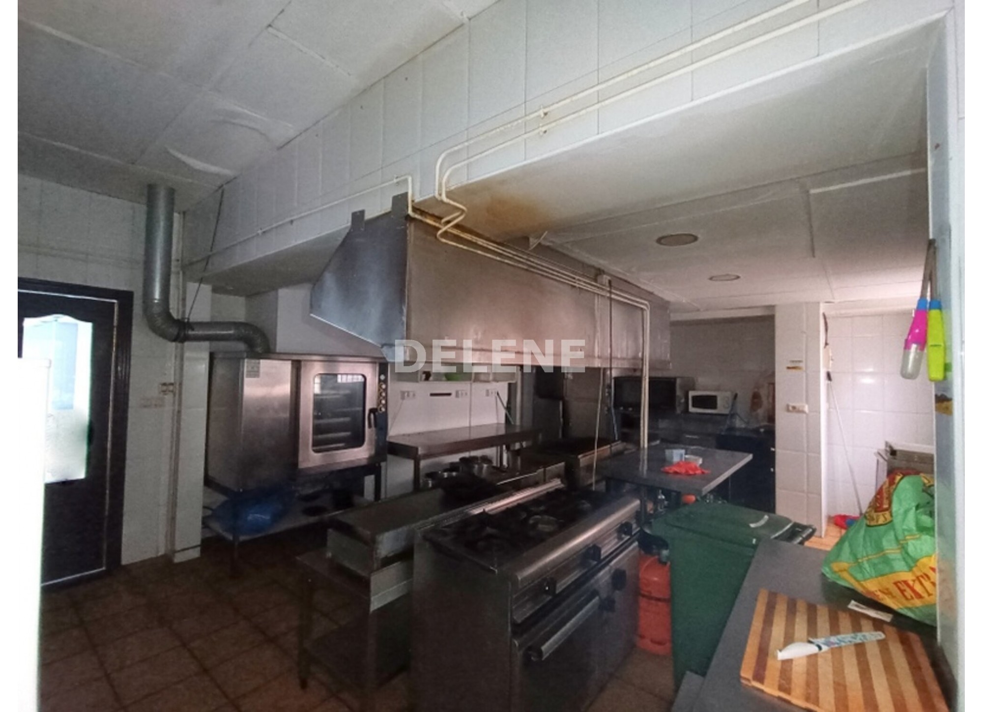 2924 RESTAURANTE, AVENIDA DE LA CONSTITUCIÓN