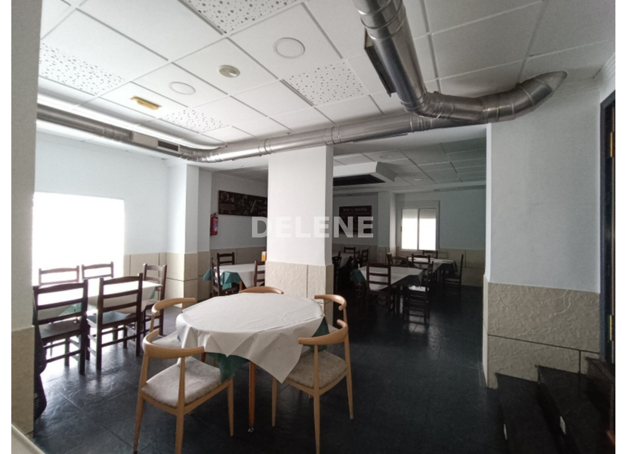 2924 RESTAURANTE, AVENIDA DE LA CONSTITUCIÓN