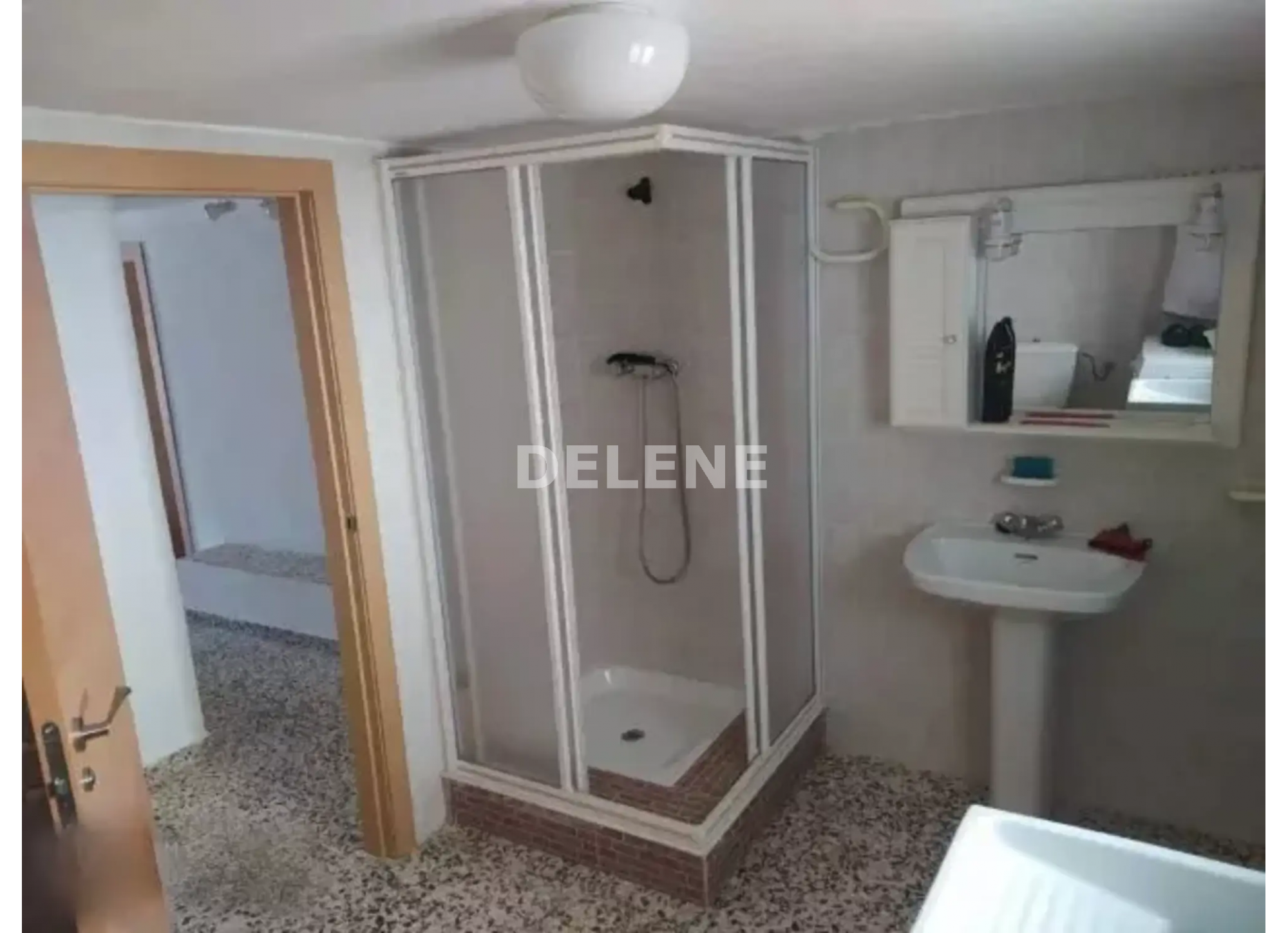 2927 CASA CON GARAJE, MINATEDA