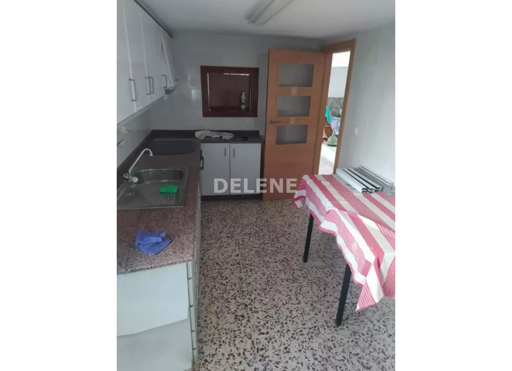 2927 CASA CON GARAJE, MINATEDA