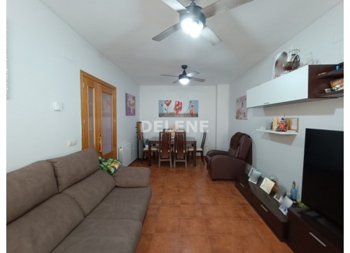 2932 CHALET ADOSADO CON PATIO Y GARAJE, TOBARRA