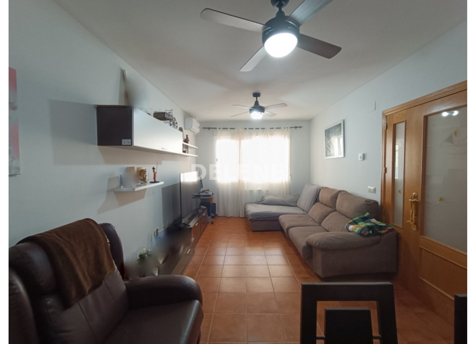 2932 CHALET ADOSADO CON PATIO Y GARAJE, TOBARRA