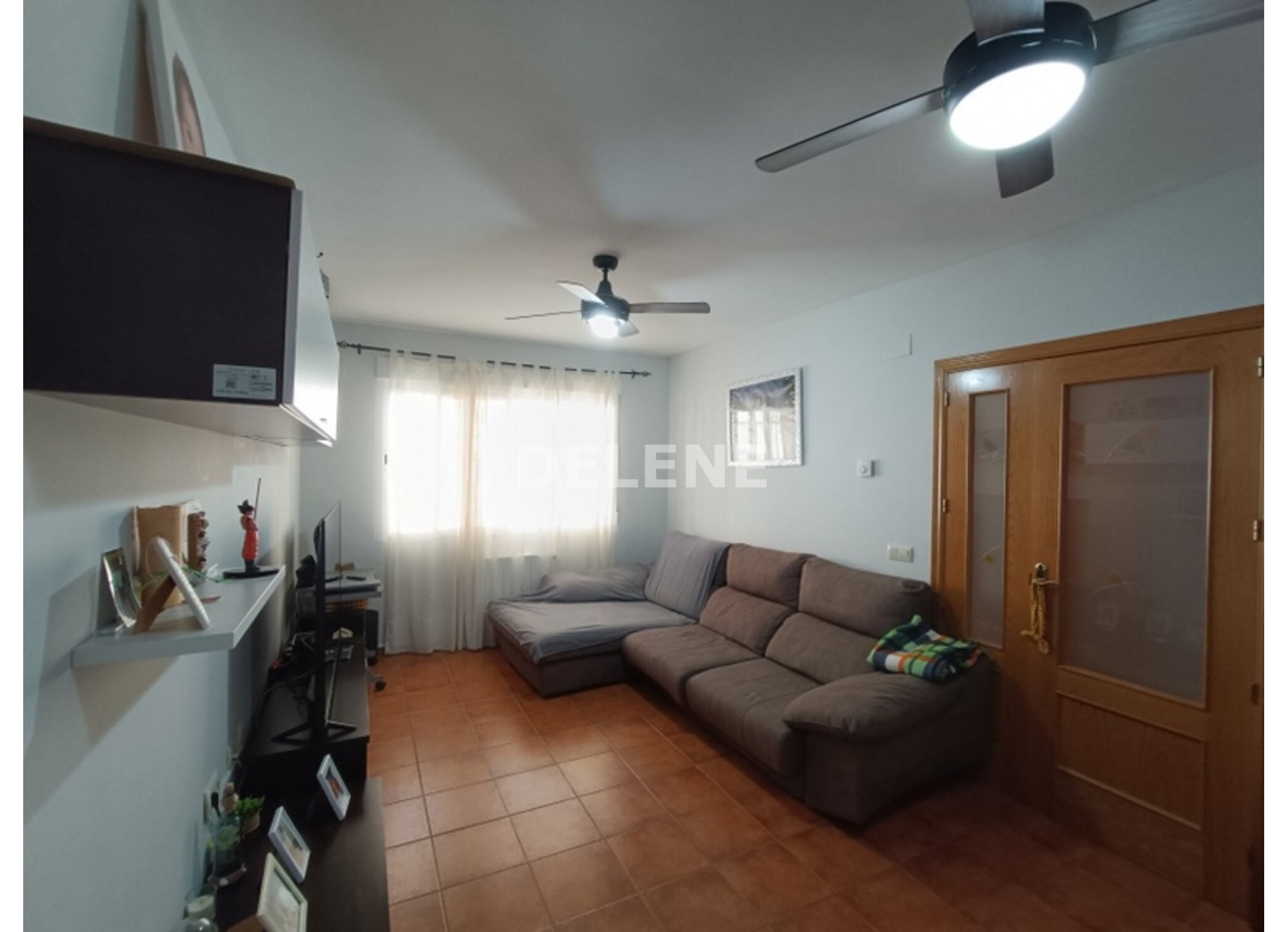 2932 CHALET ADOSADO CON PATIO Y GARAJE, TOBARRA