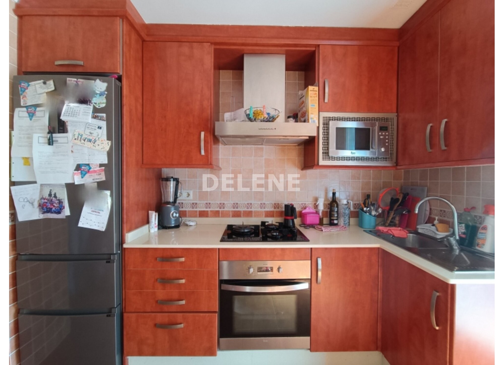 2932 CHALET ADOSADO CON PATIO Y GARAJE, TOBARRA