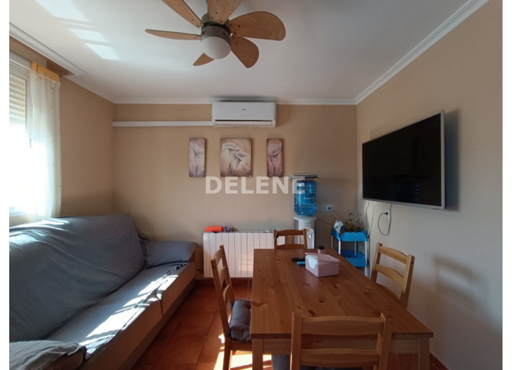 2932 CHALET ADOSADO CON PATIO Y GARAJE, TOBARRA