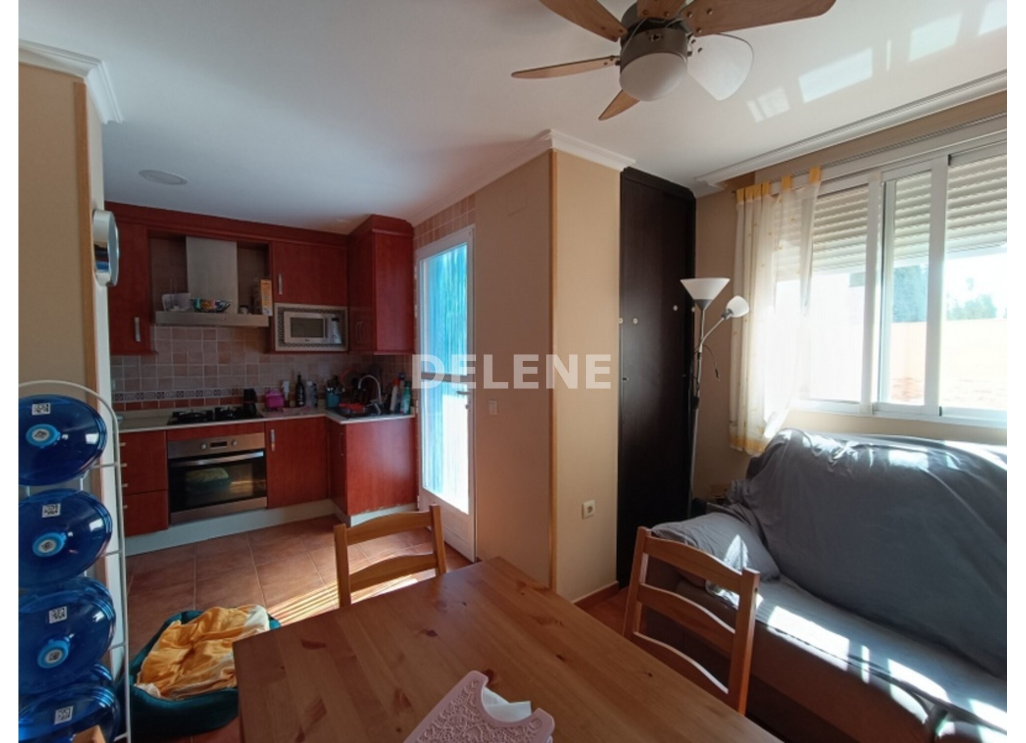 2932 CHALET ADOSADO CON PATIO Y GARAJE, TOBARRA