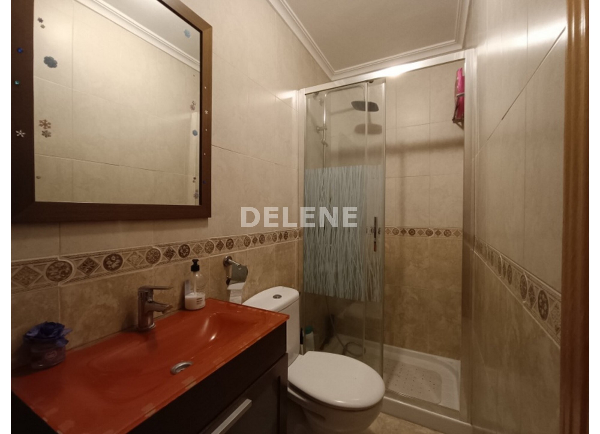 2932 CHALET ADOSADO CON PATIO Y GARAJE, TOBARRA