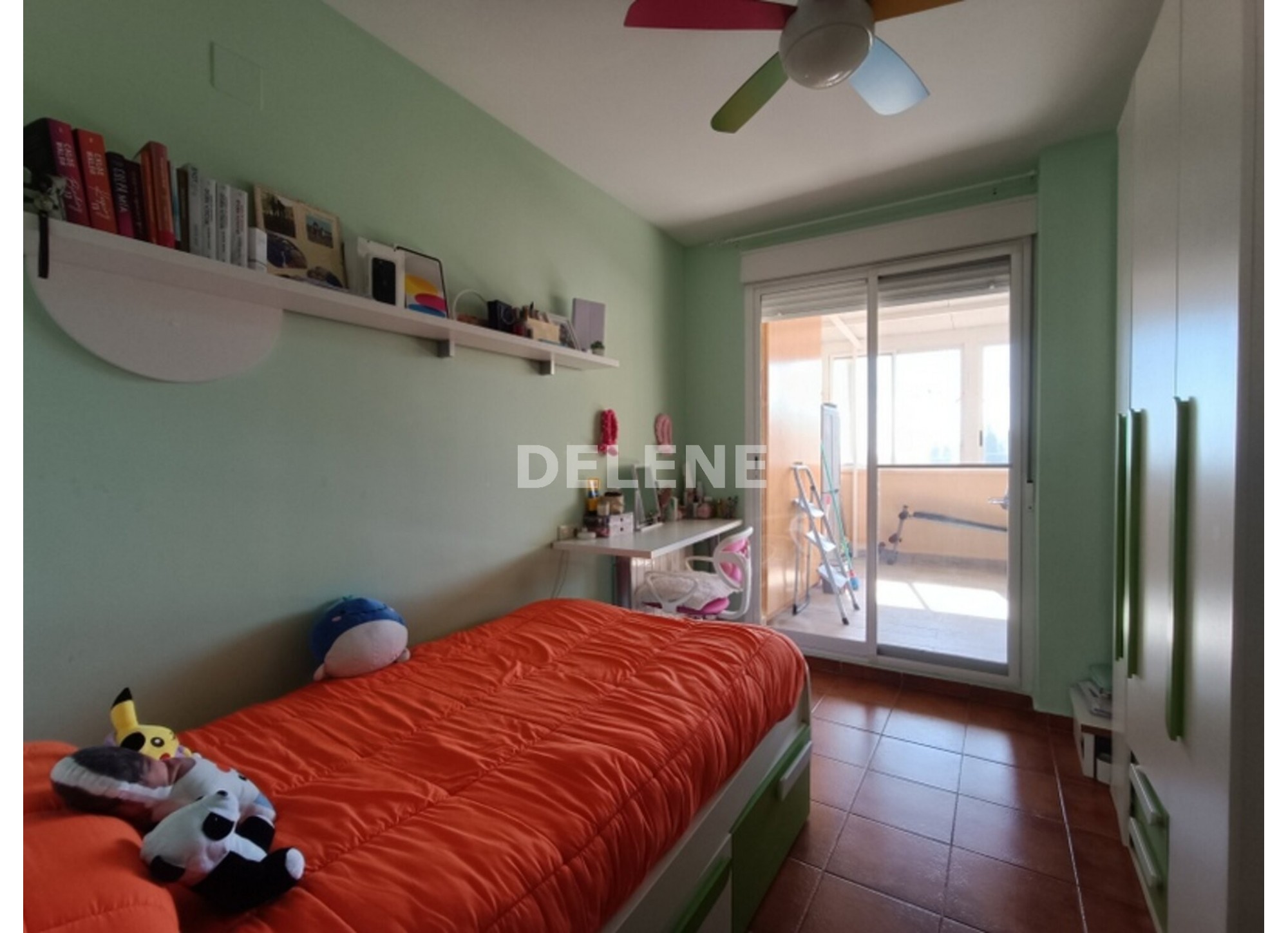 2932 CHALET ADOSADO CON PATIO Y GARAJE, TOBARRA