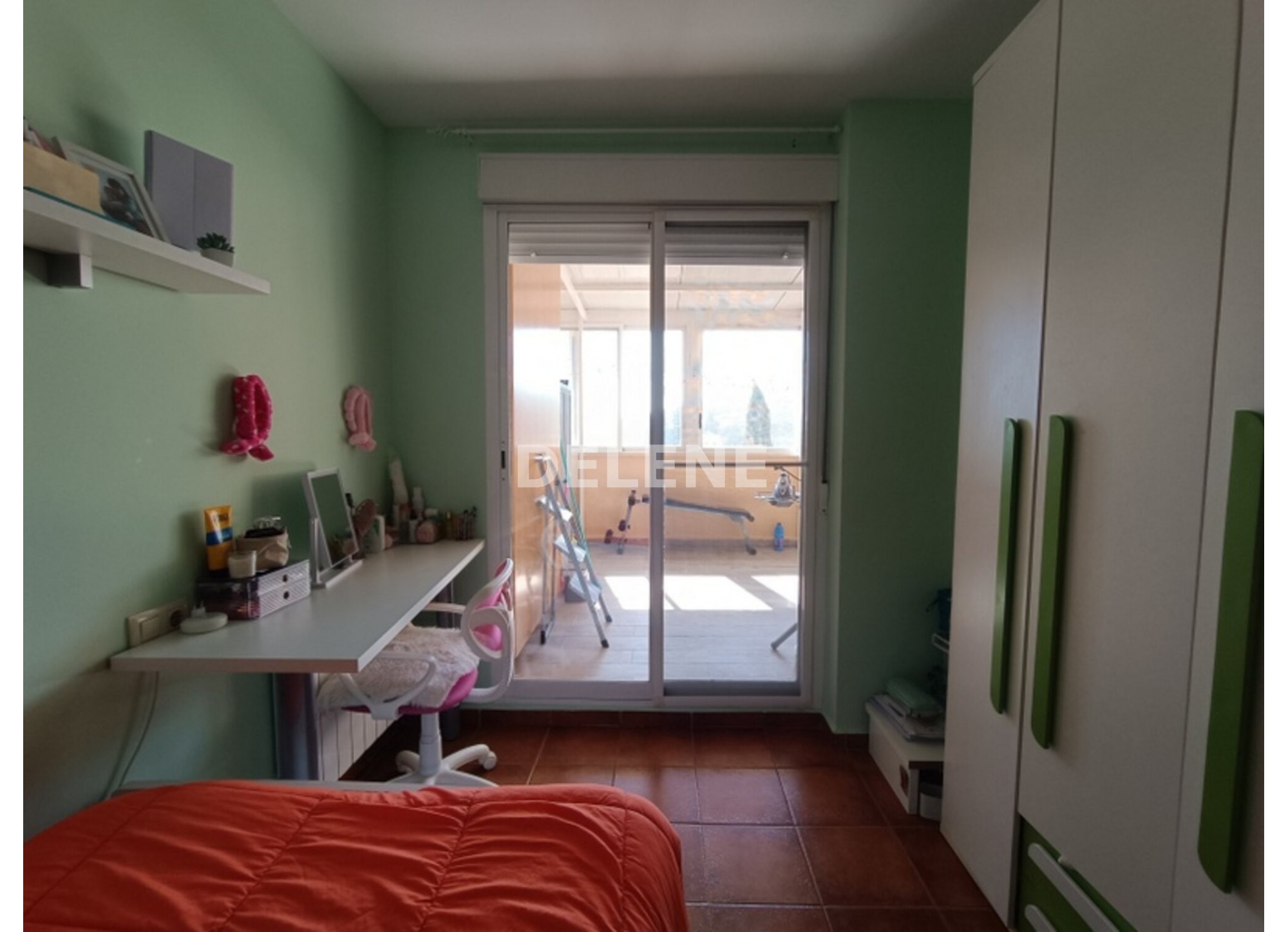 2932 CHALET ADOSADO CON PATIO Y GARAJE, TOBARRA