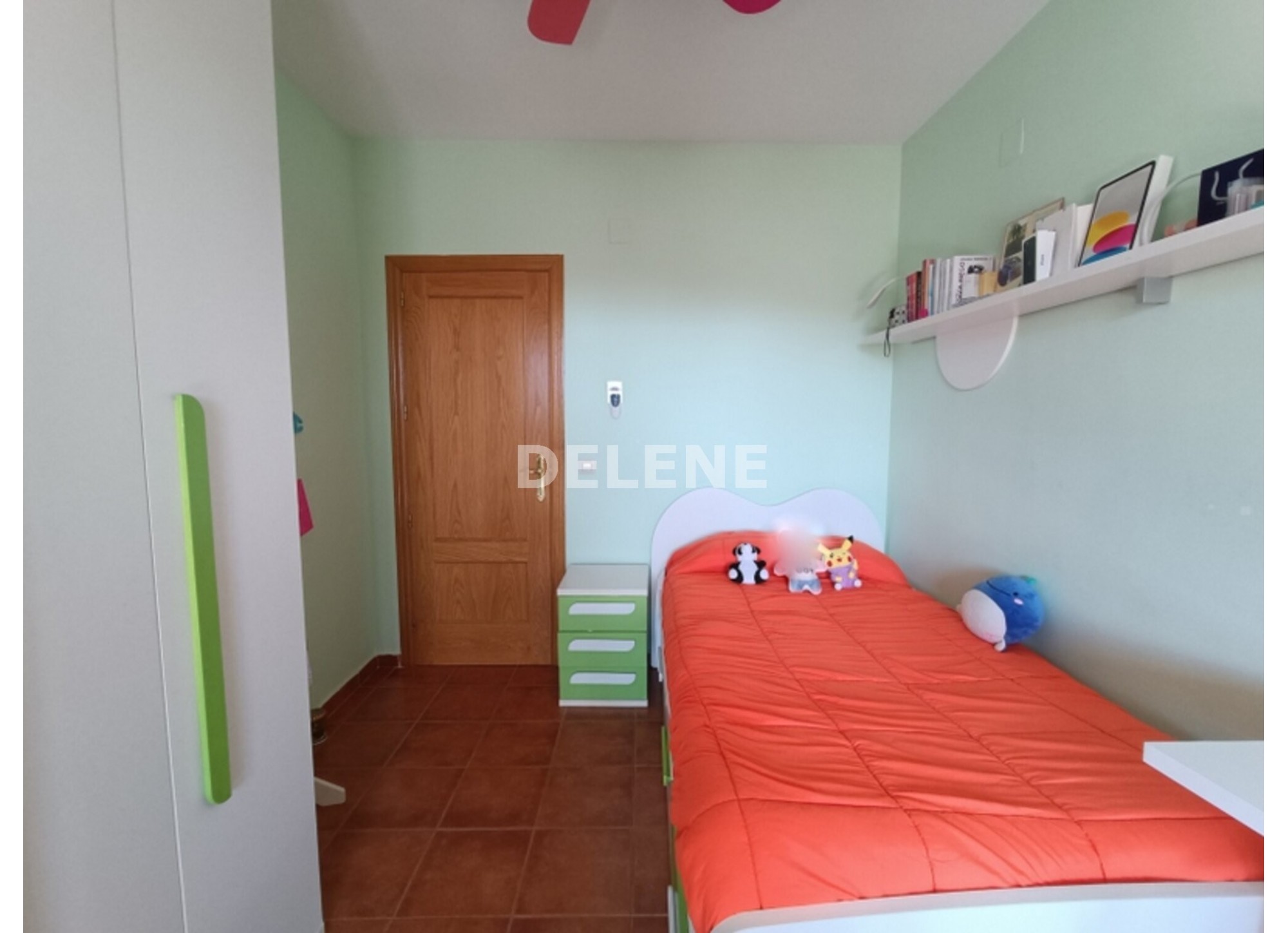 2932 CHALET ADOSADO CON PATIO Y GARAJE, TOBARRA