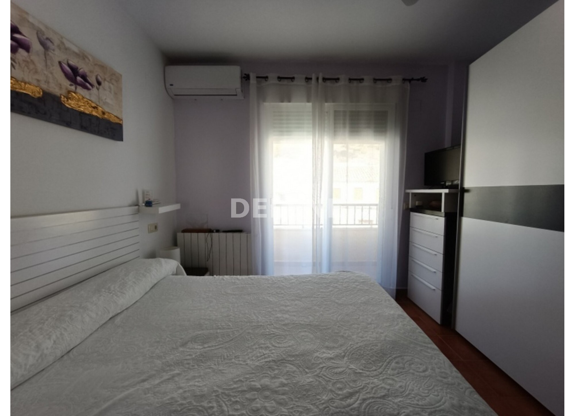 2932 CHALET ADOSADO CON PATIO Y GARAJE, TOBARRA