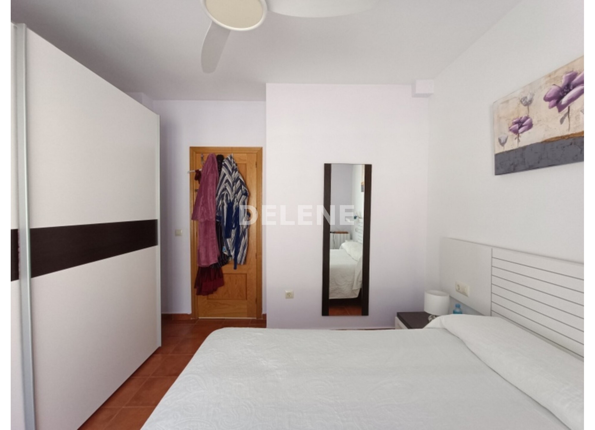 2932 CHALET ADOSADO CON PATIO Y GARAJE, TOBARRA