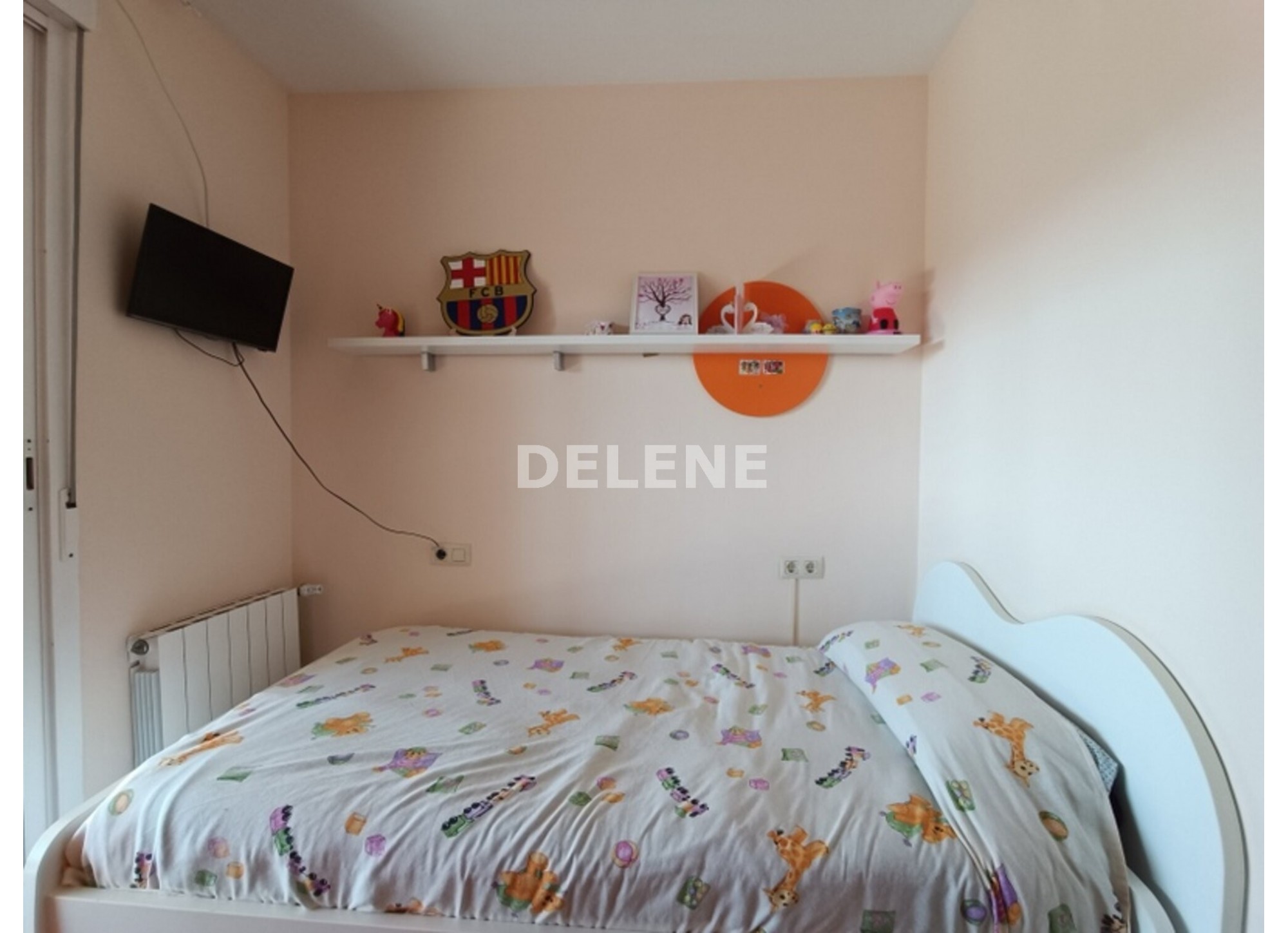 2932 CHALET ADOSADO CON PATIO Y GARAJE, TOBARRA