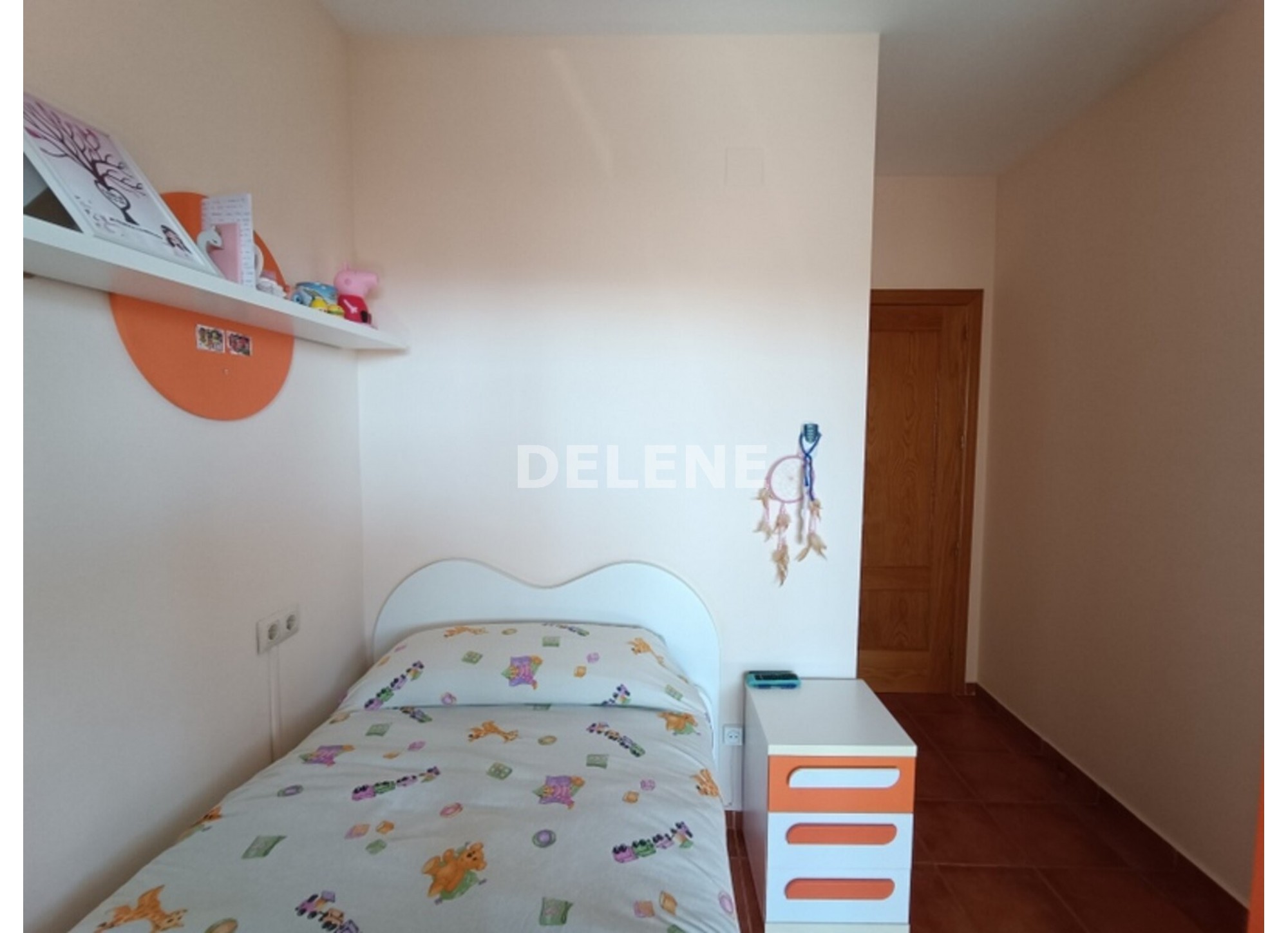 2932 CHALET ADOSADO CON PATIO Y GARAJE, TOBARRA