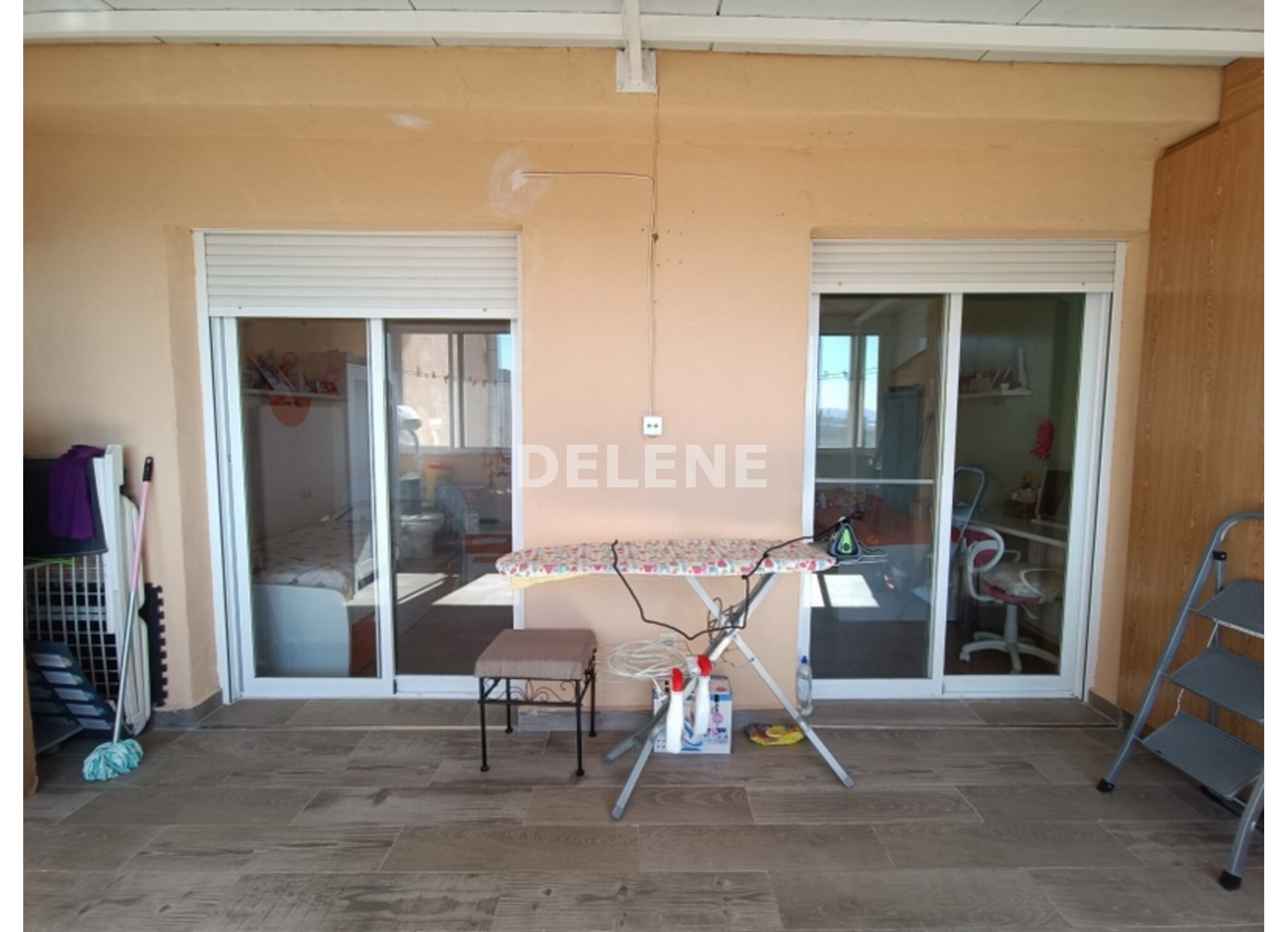 2932 CHALET ADOSADO CON PATIO Y GARAJE, TOBARRA