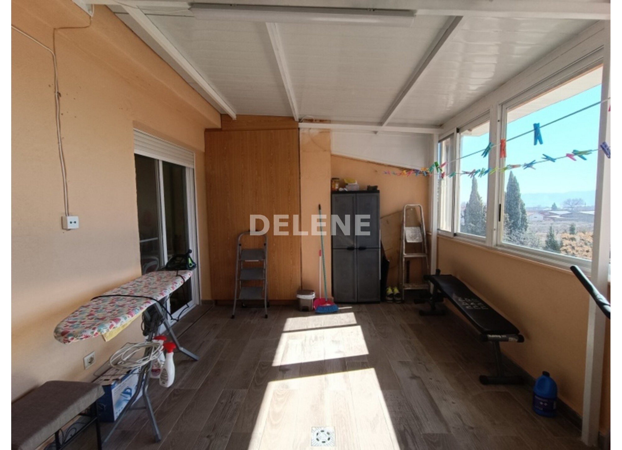 2932 CHALET ADOSADO CON PATIO Y GARAJE, TOBARRA