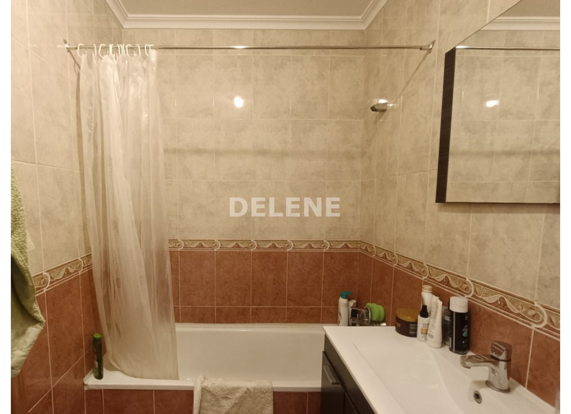 2932 CHALET ADOSADO CON PATIO Y GARAJE, TOBARRA