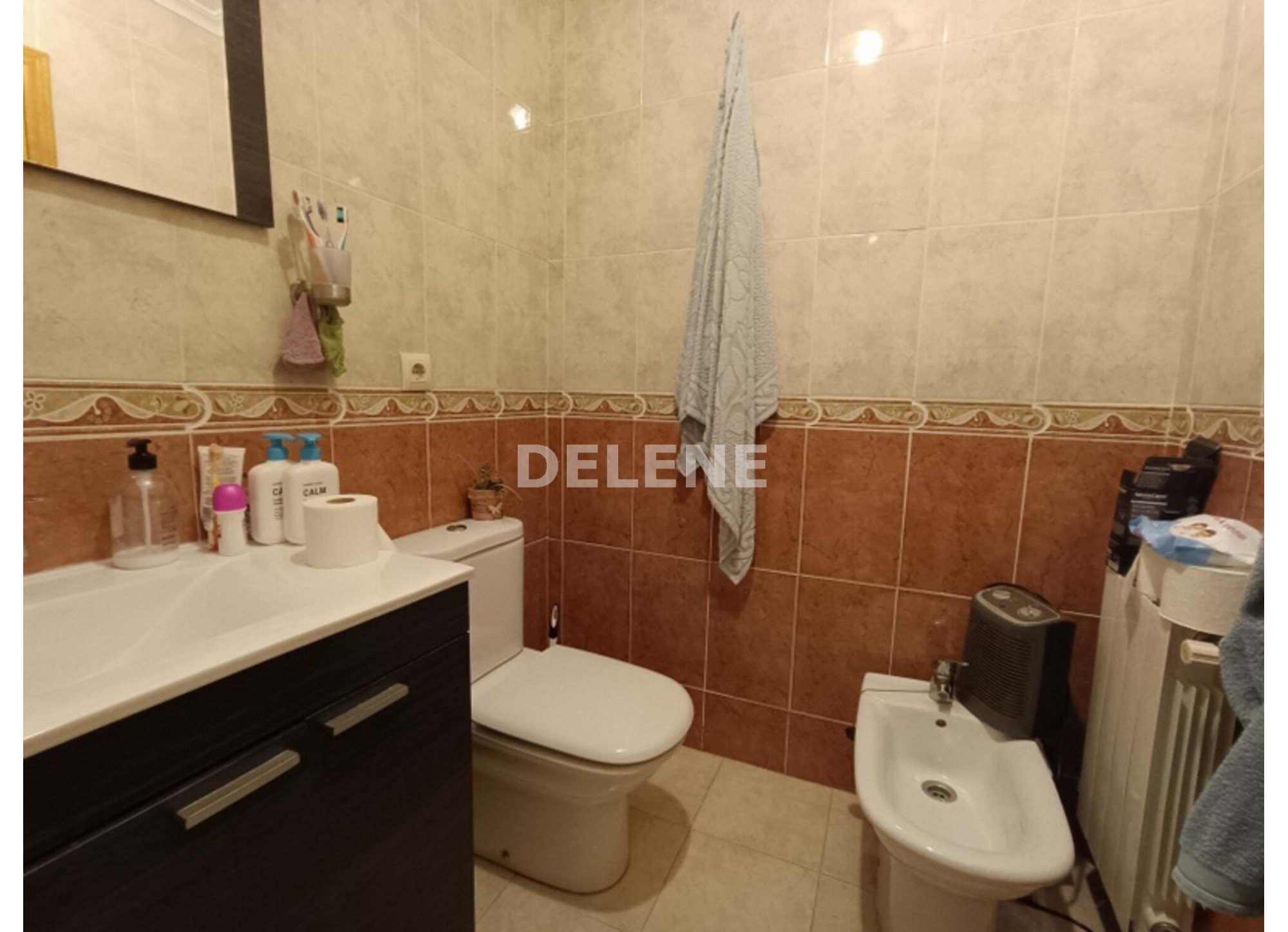 2932 CHALET ADOSADO CON PATIO Y GARAJE, TOBARRA