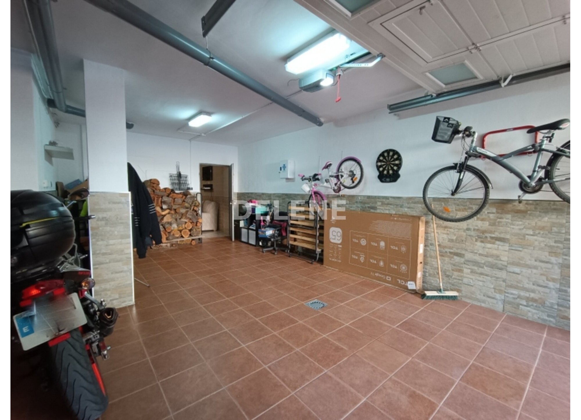 2932 CHALET ADOSADO CON PATIO Y GARAJE, TOBARRA