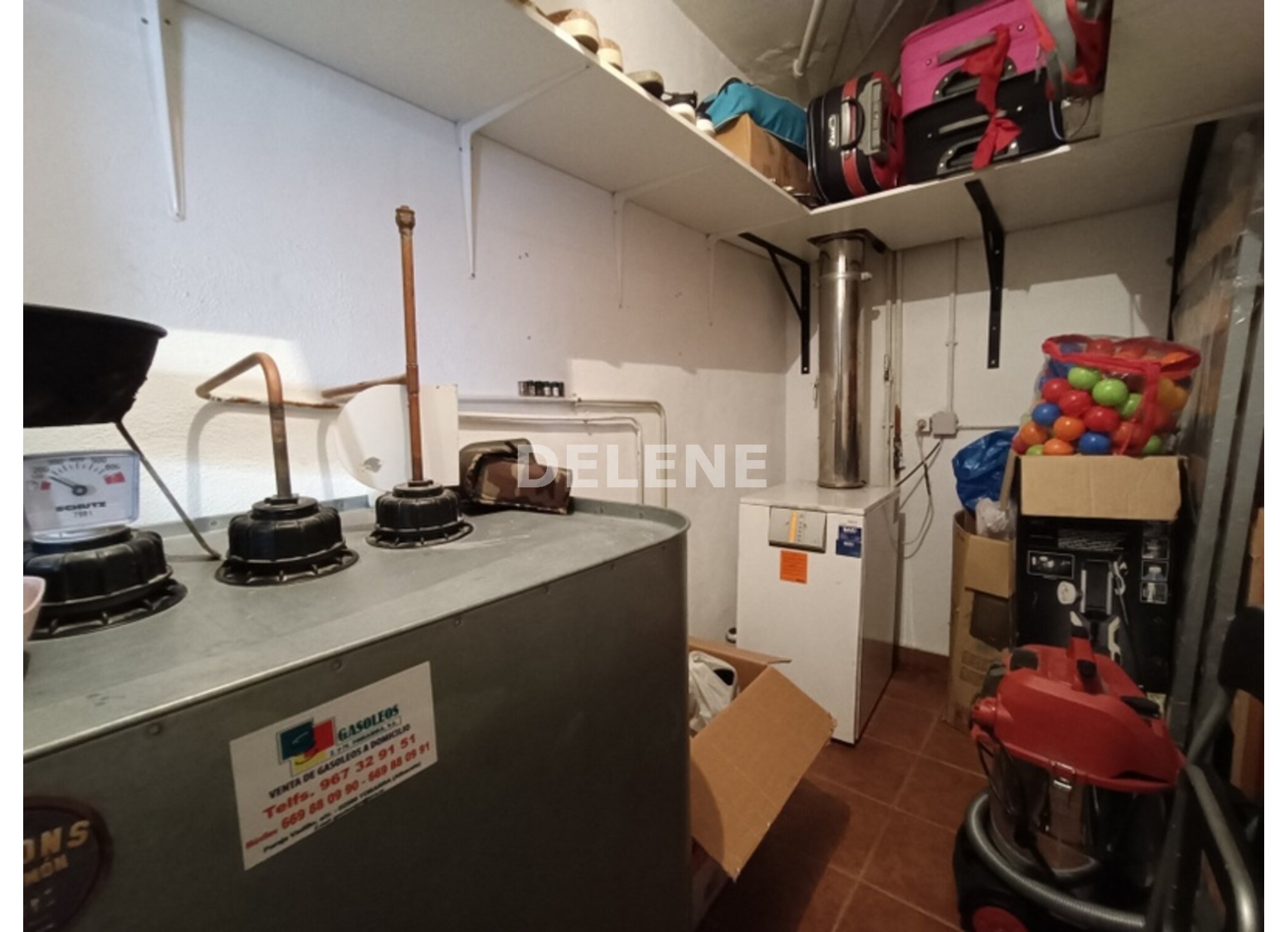 2932 CHALET ADOSADO CON PATIO Y GARAJE, TOBARRA