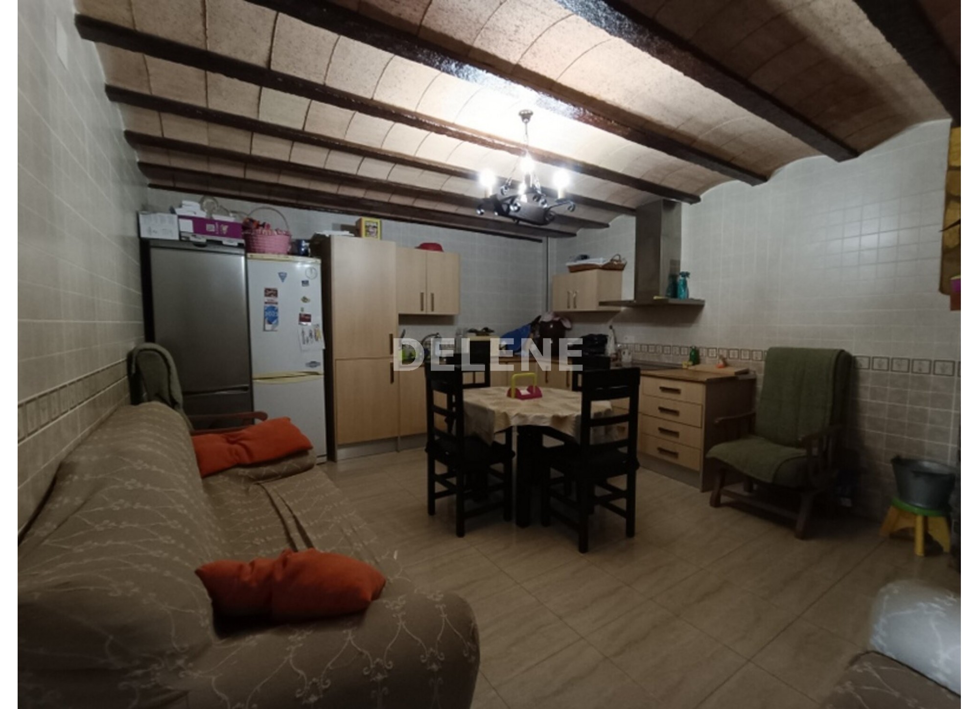 2932 CHALET ADOSADO CON PATIO Y GARAJE, TOBARRA