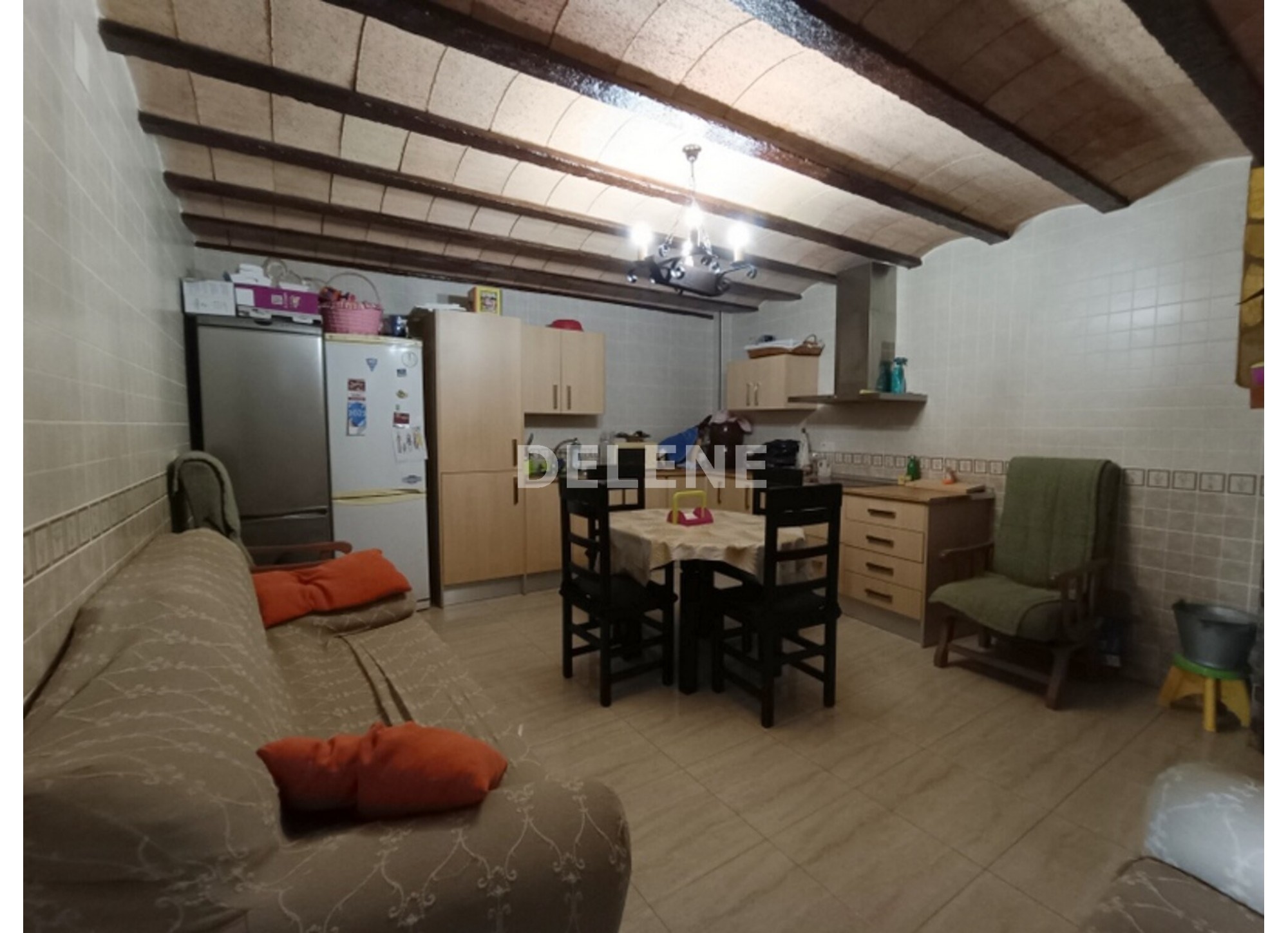 2932 CHALET ADOSADO CON PATIO Y GARAJE, TOBARRA