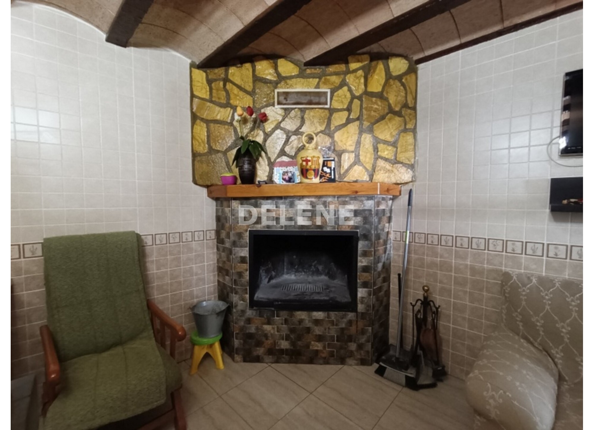 2932 CHALET ADOSADO CON PATIO Y GARAJE, TOBARRA