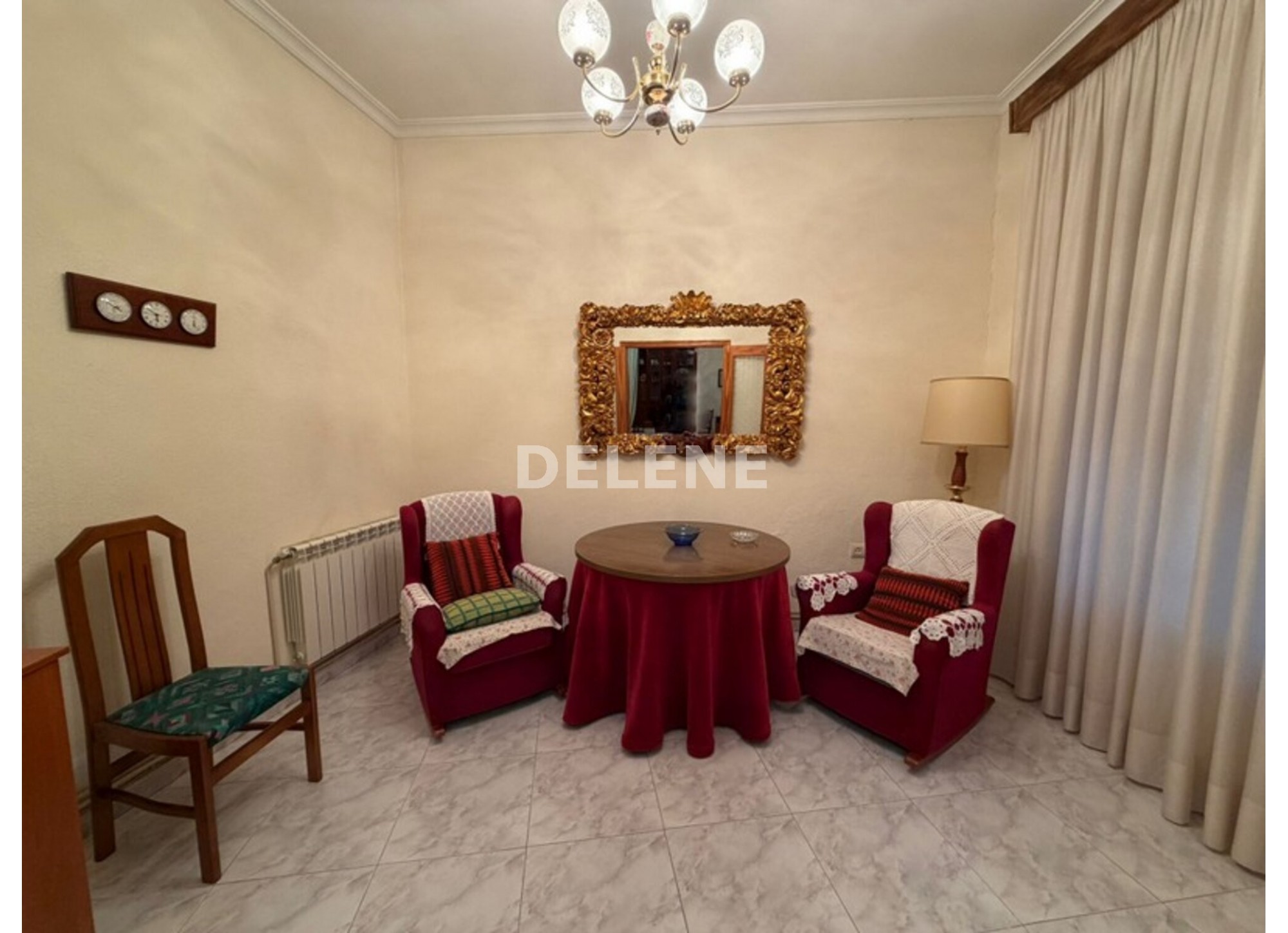 2934 CASA CON PATIO, ZONA AYUNTAMIENTO