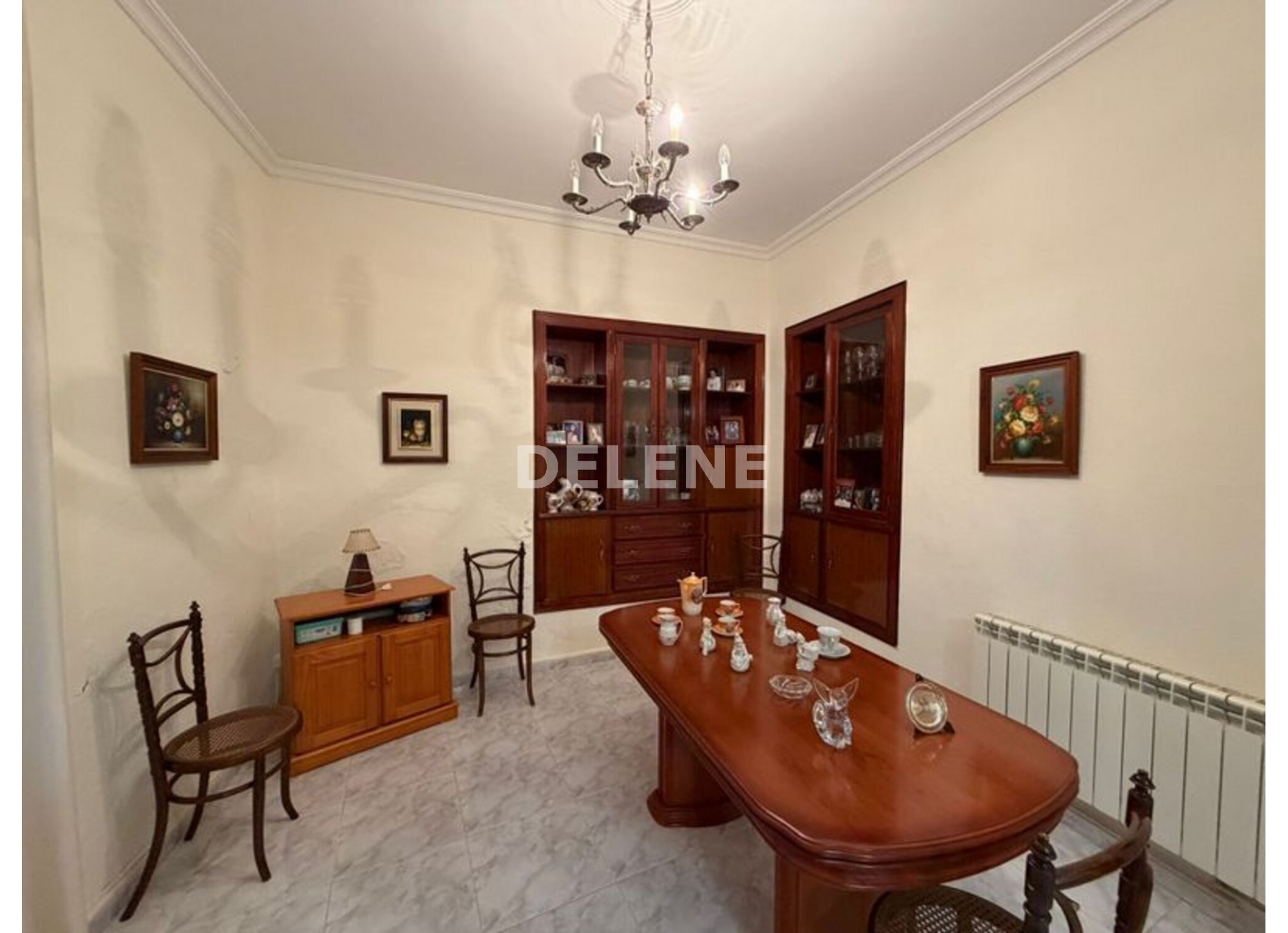 2934 CASA CON PATIO, ZONA AYUNTAMIENTO