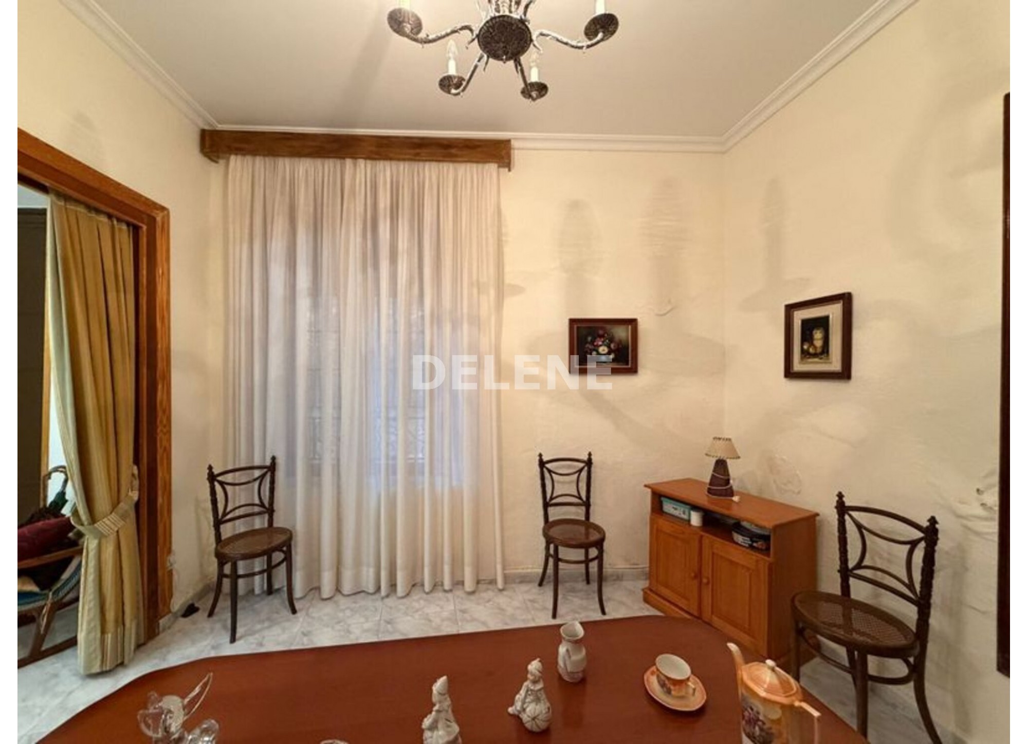2934 CASA CON PATIO, ZONA AYUNTAMIENTO