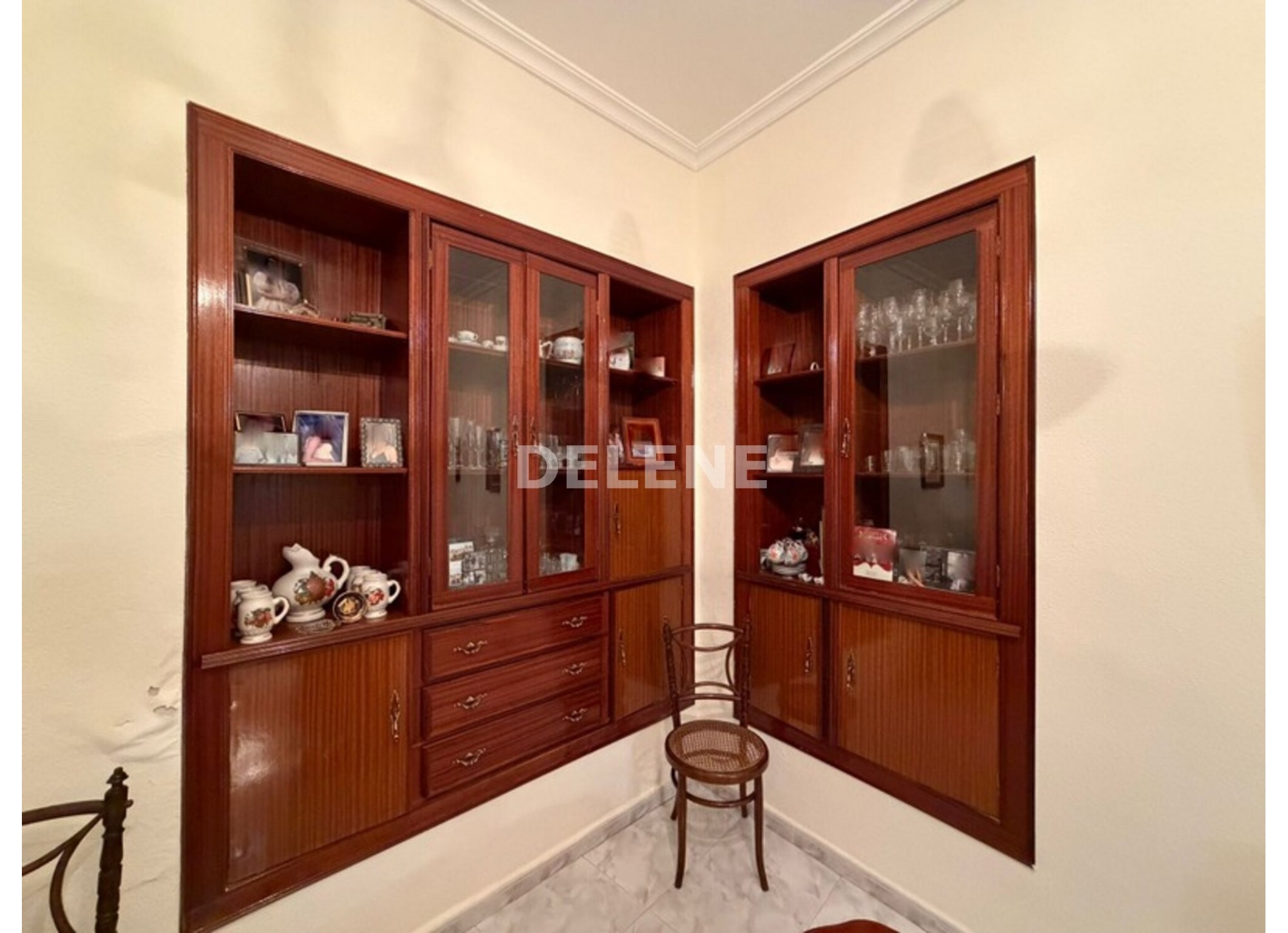 2934 CASA CON PATIO, ZONA AYUNTAMIENTO