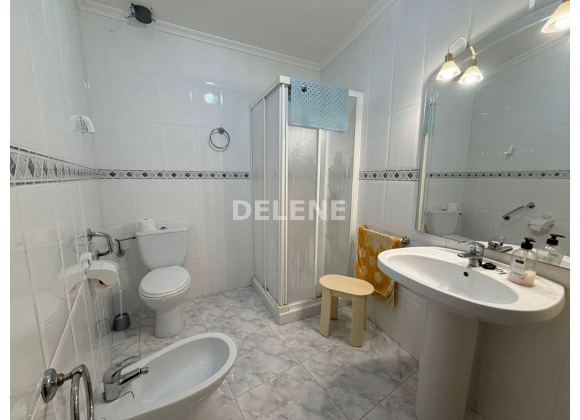 2934 CASA CON PATIO, ZONA AYUNTAMIENTO