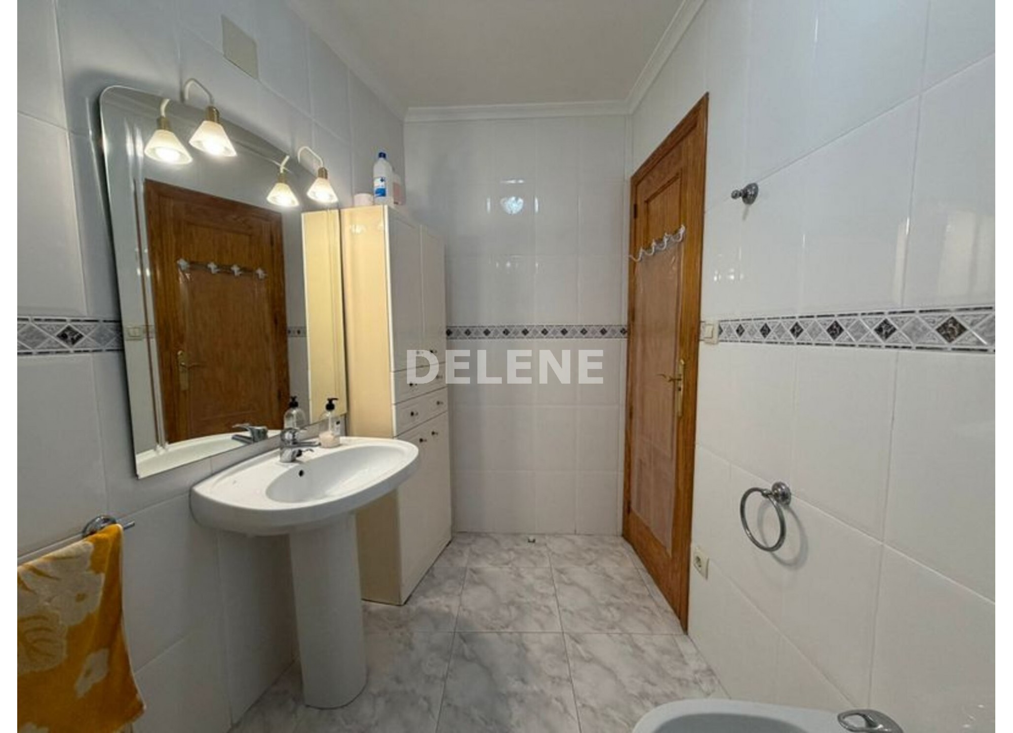 2934 CASA CON PATIO, ZONA AYUNTAMIENTO