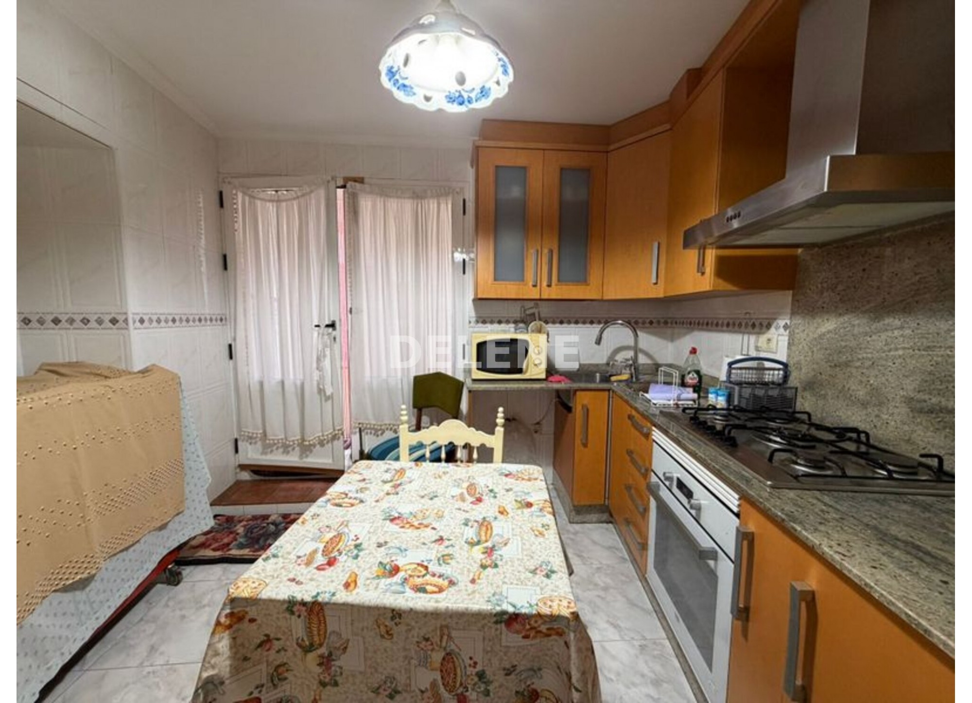 2934 CASA CON PATIO, ZONA AYUNTAMIENTO