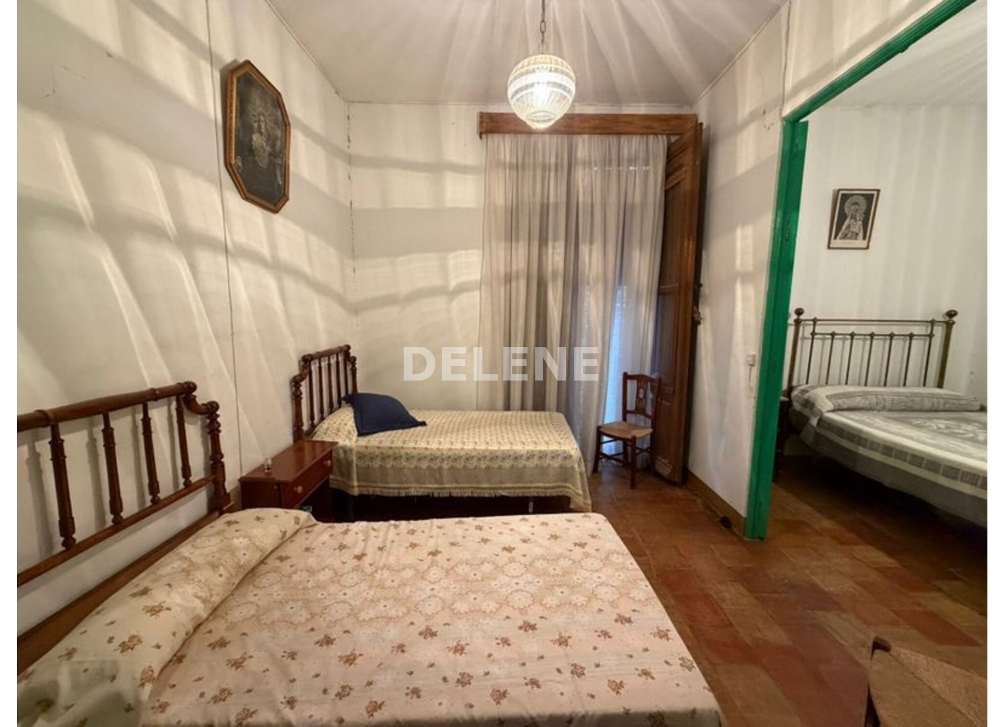 2934 CASA CON PATIO, ZONA AYUNTAMIENTO