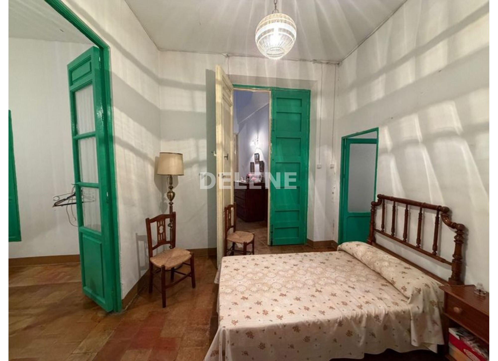 2934 CASA CON PATIO, ZONA AYUNTAMIENTO