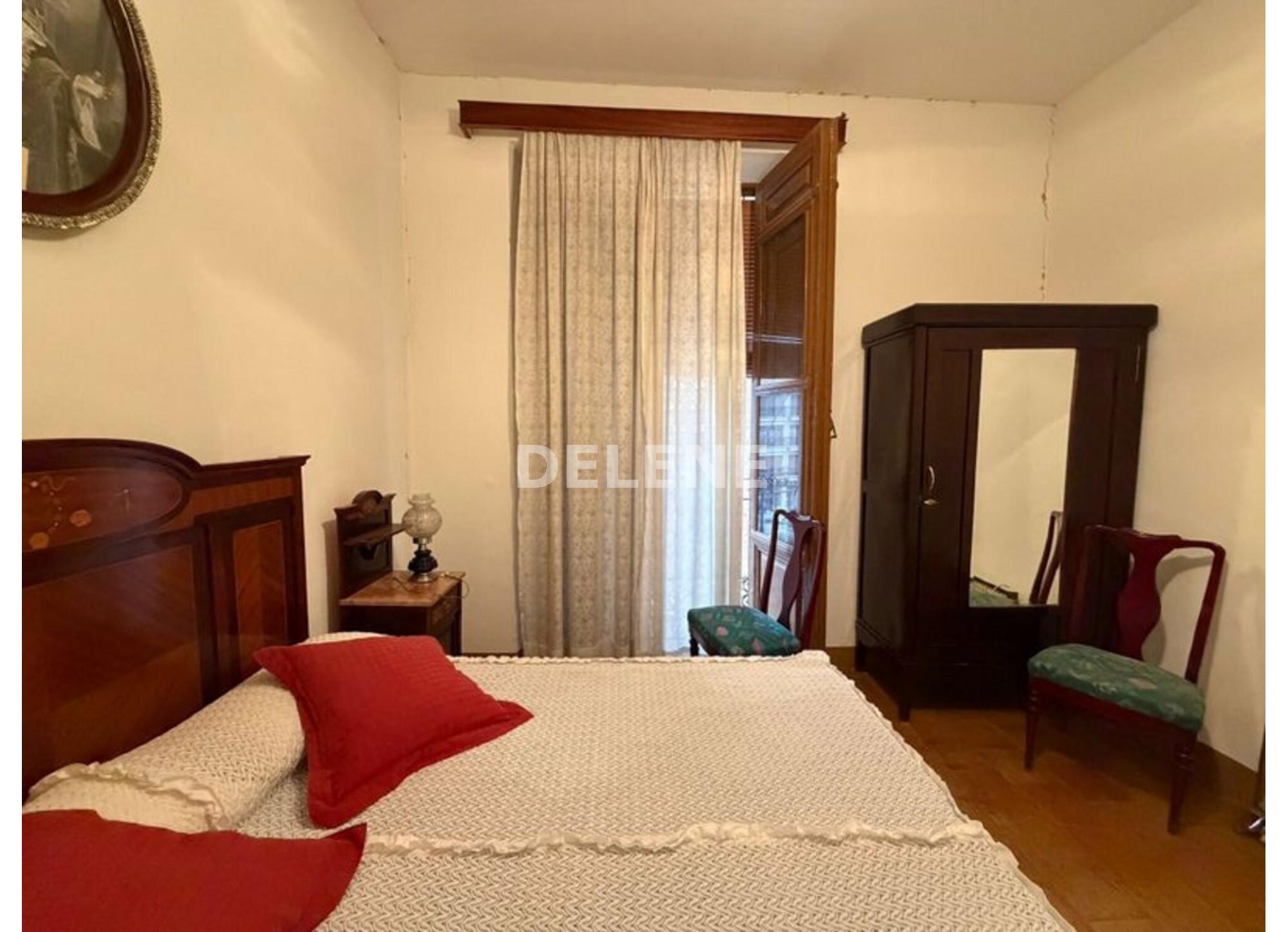 2934 CASA CON PATIO, ZONA AYUNTAMIENTO