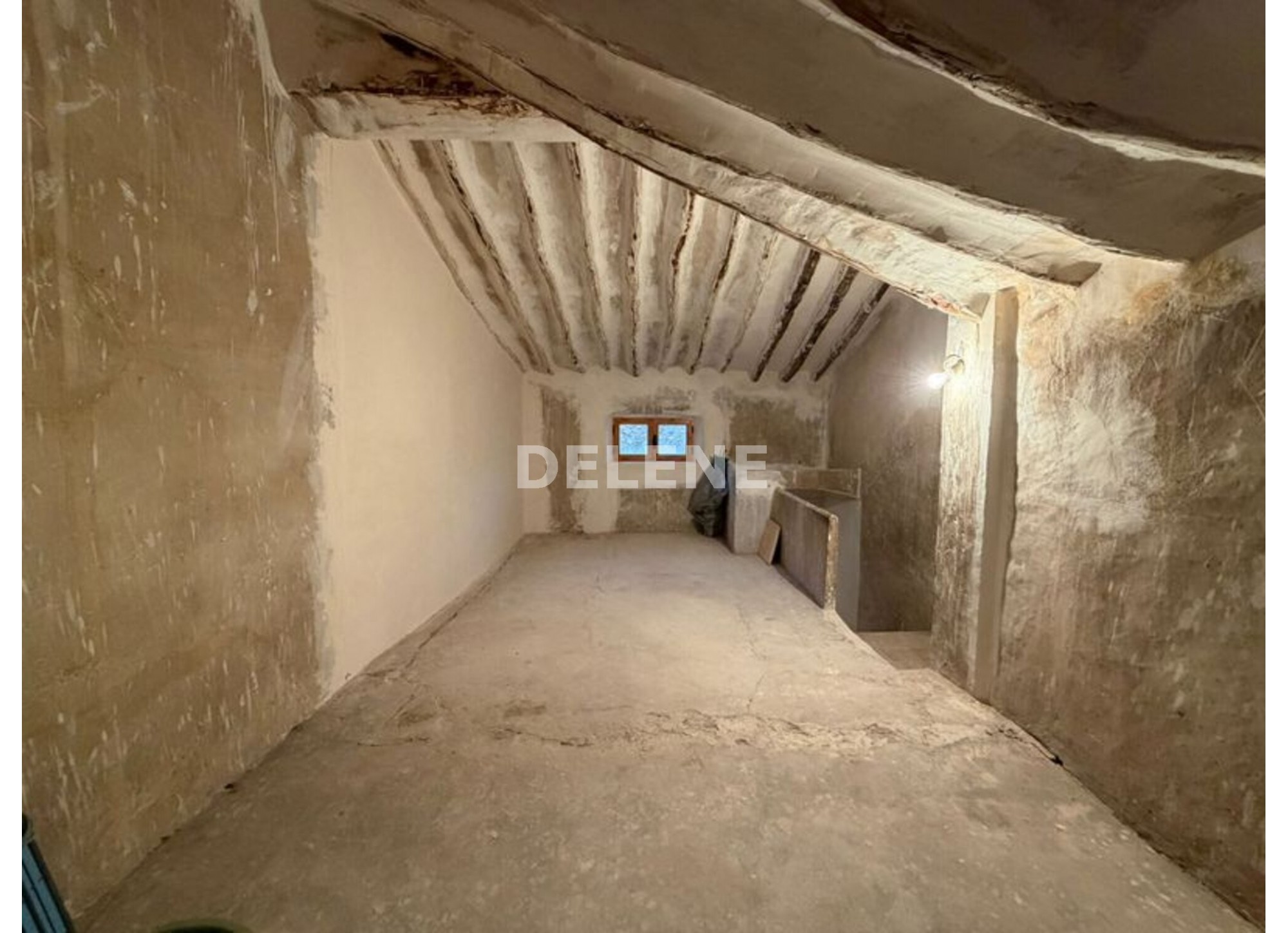 2934 CASA CON PATIO, ZONA AYUNTAMIENTO