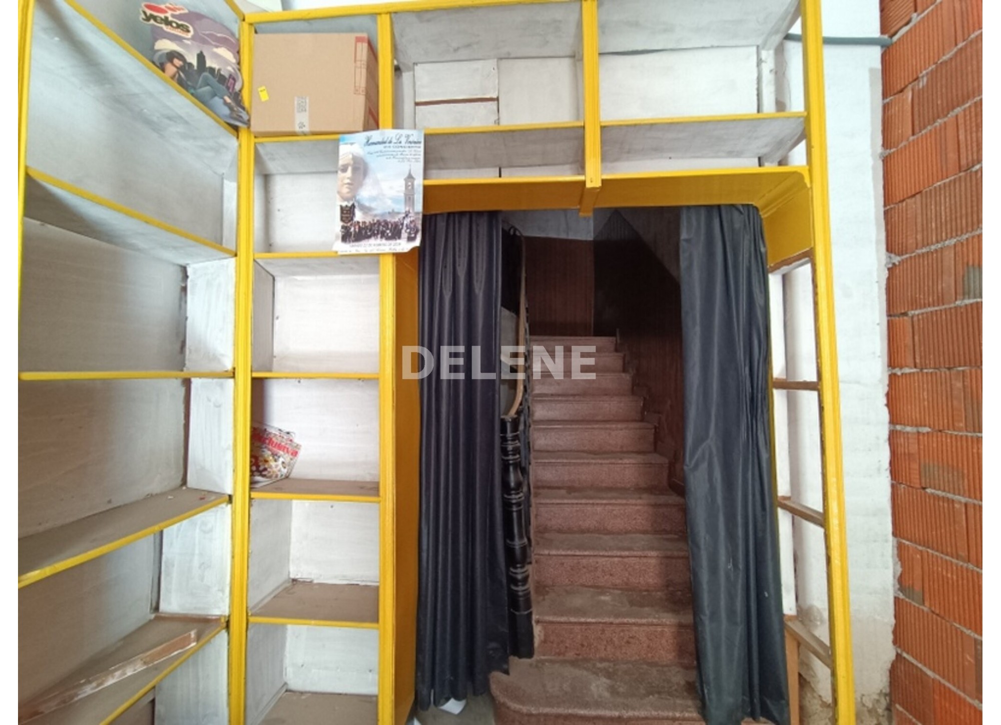 2937 CASA CON BALCONES, ZONA MERCADO