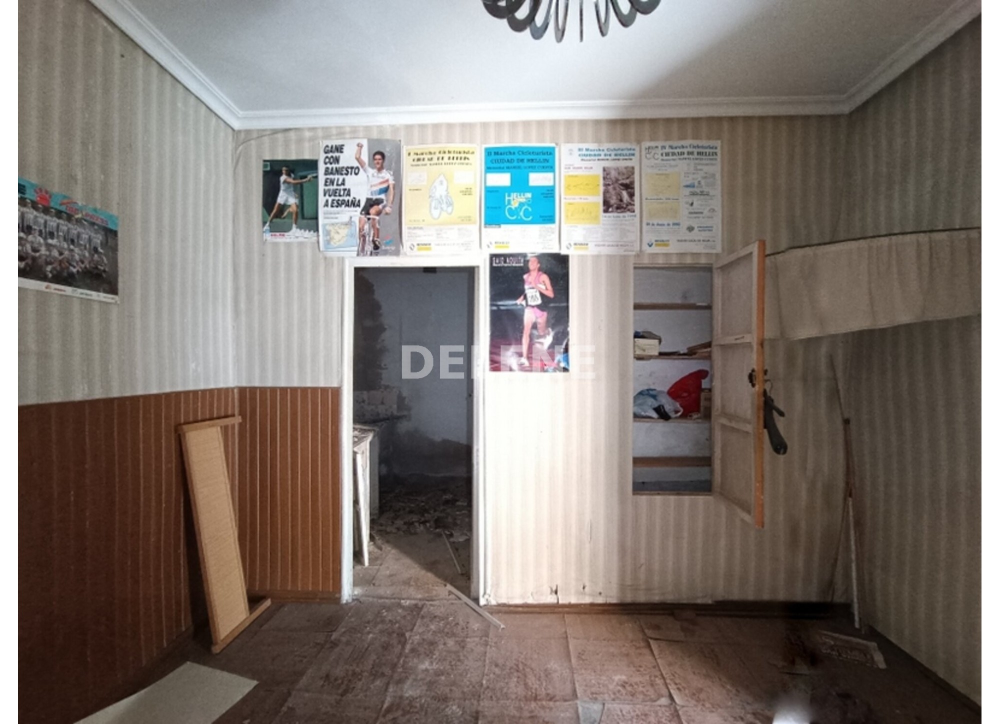 2937 CASA CON BALCONES, ZONA MERCADO