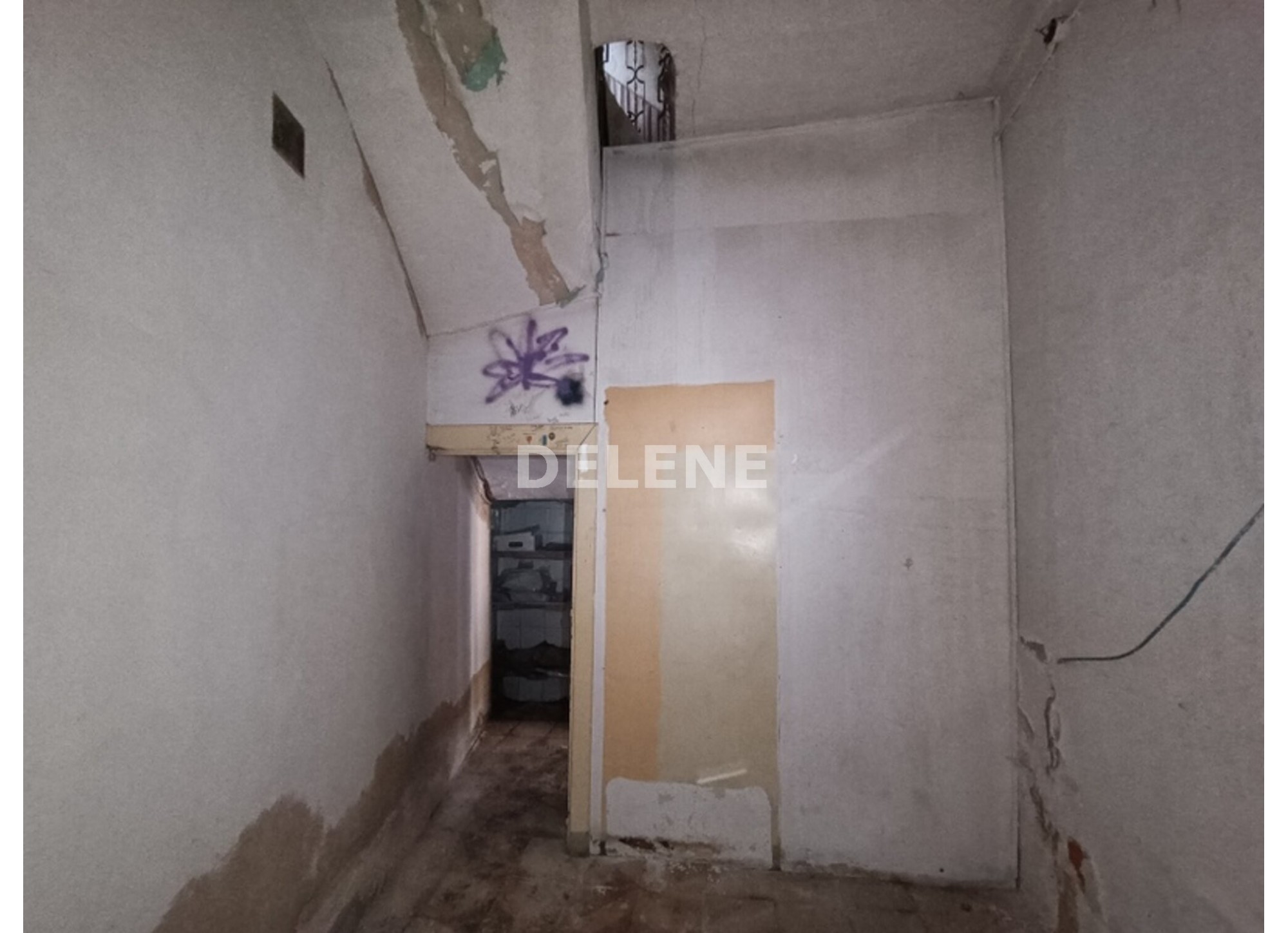 2937 CASA CON BALCONES, ZONA MERCADO