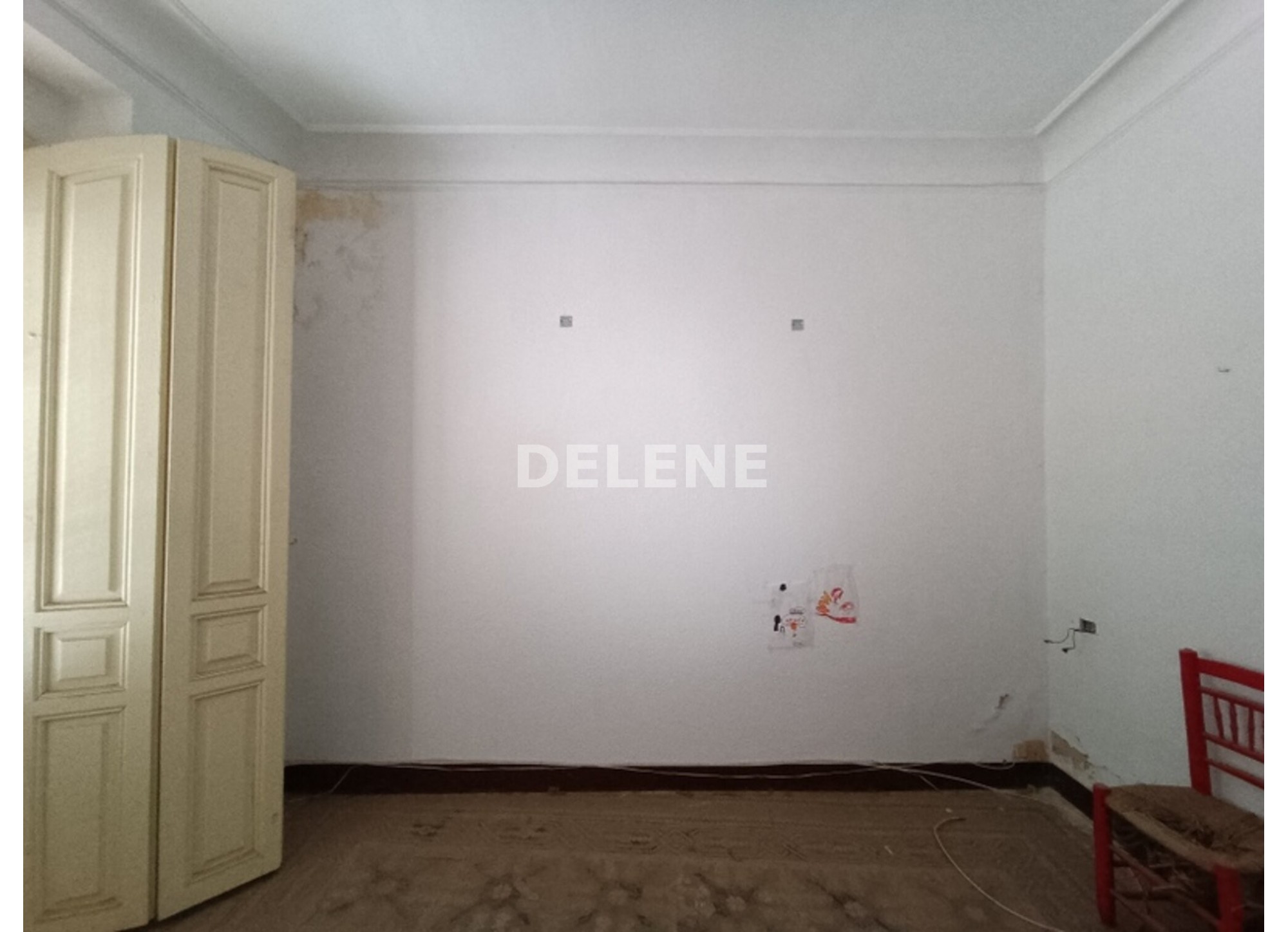 2937 CASA CON BALCONES, ZONA MERCADO